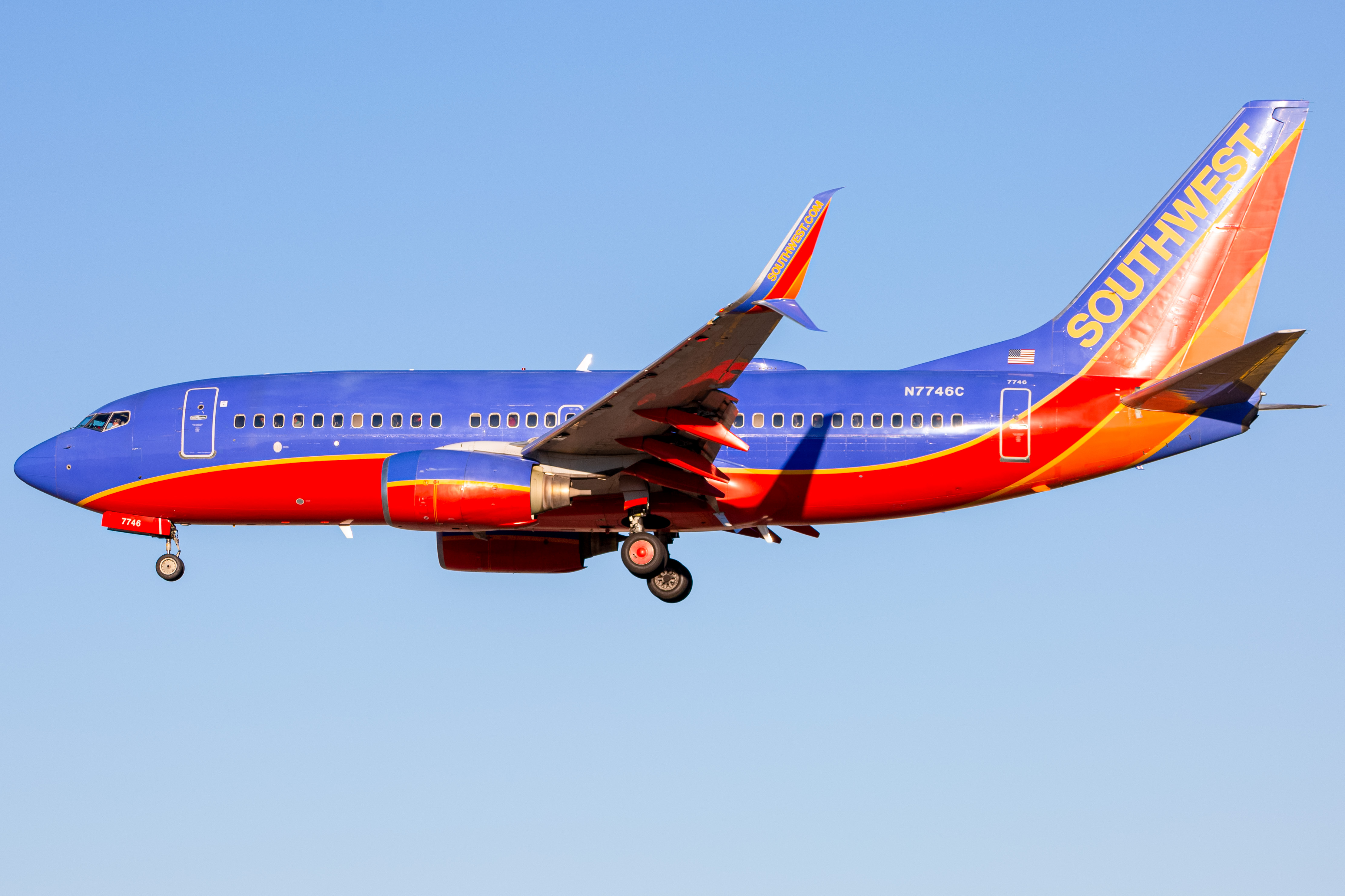 Full size: Southwest Airlines Boeing 737-700 N7746C at Baltimore/Washington International Thurgood Marshall Airport