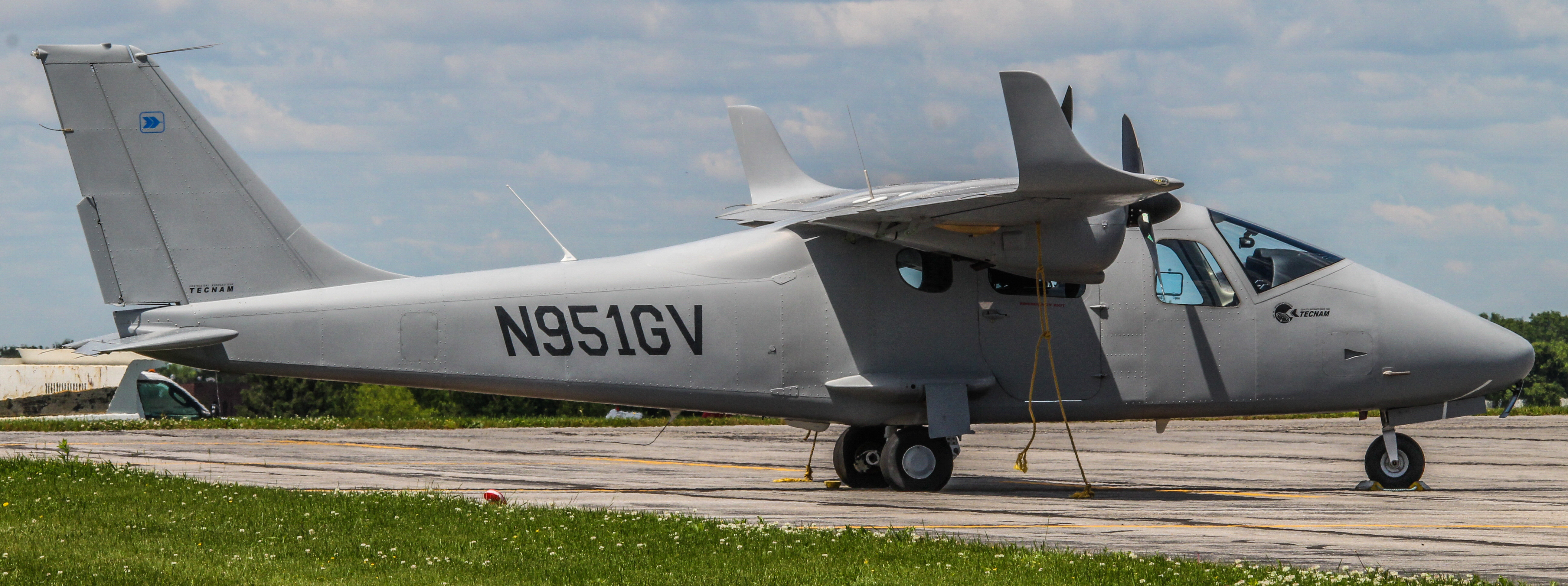 Full size: PRIVATE Tecnam P2006T N951GV at Lancaster Airport
