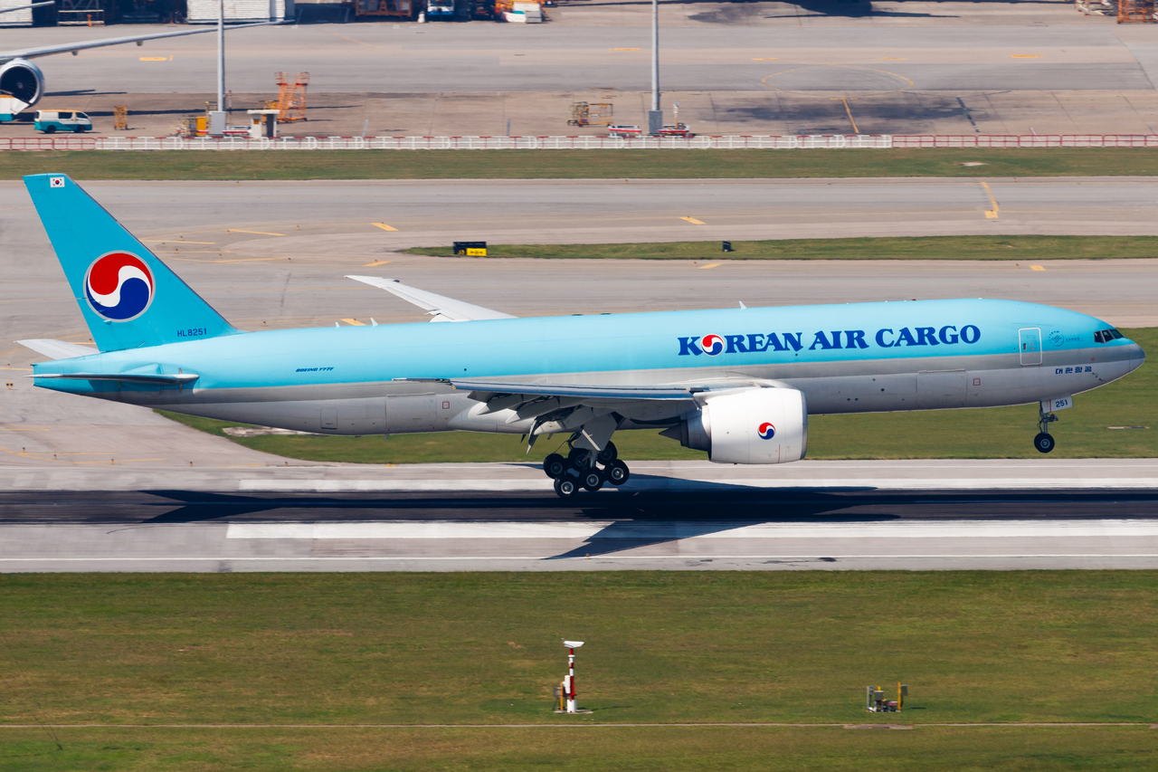 Full size: Korean Air Cargo Boeing 777-F HL8251 at Hong Kong International Airport