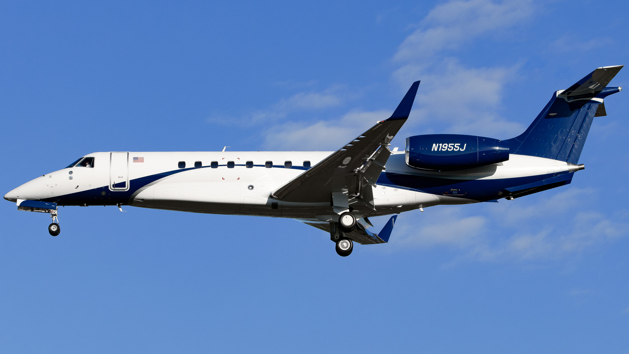 Full size: Elite Air Embraer ERJ-135BJ Legacy 650 N1955J at St. Petersburg Clearwater International Airport