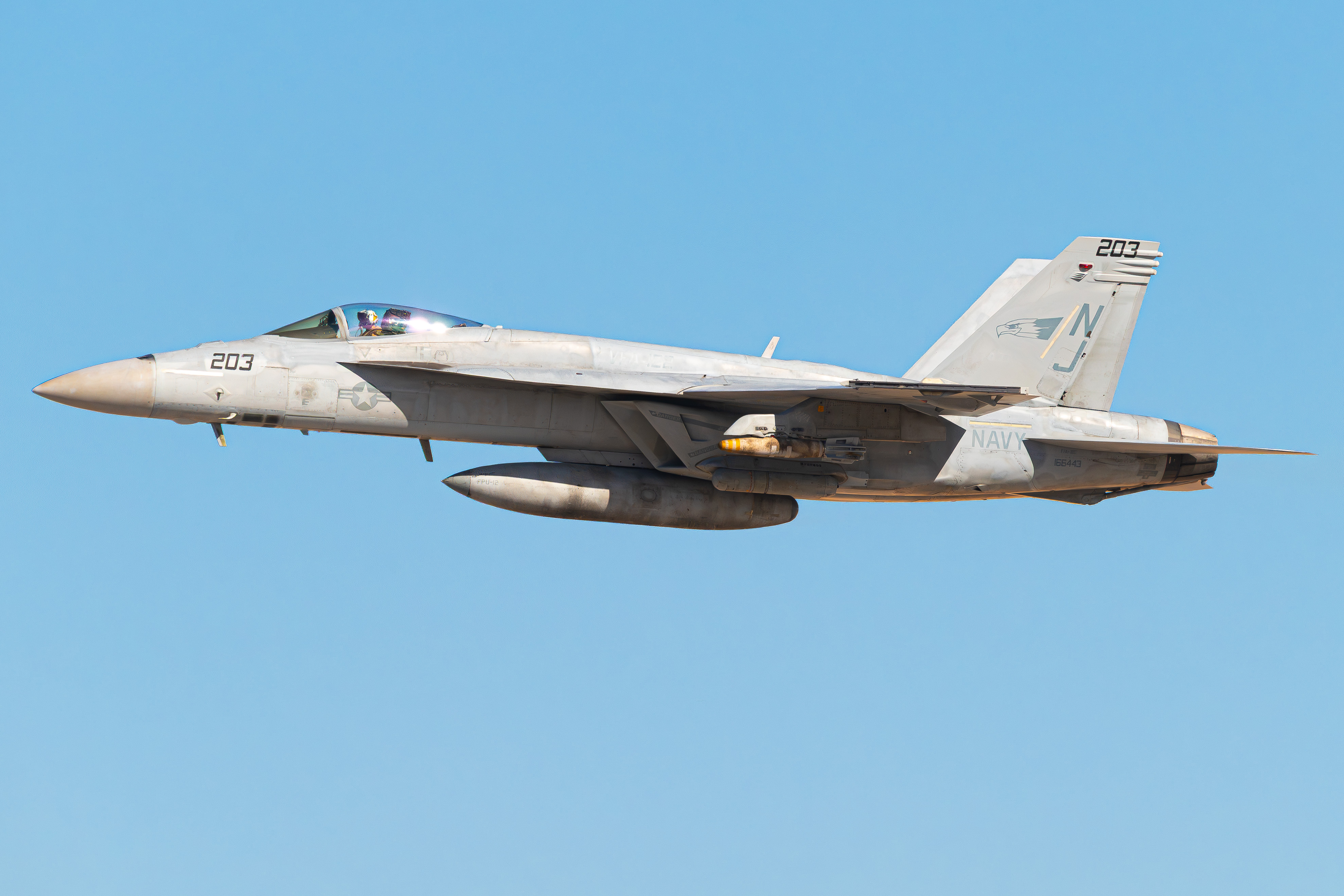 Full size: USN - United States Navy Boeing F/A-18E/F Super Hornet 166424 at Naval Air