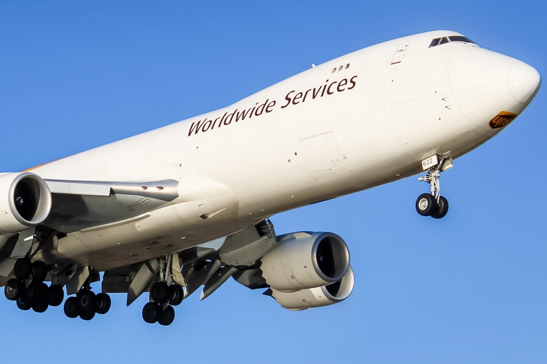 Full size: United Parcel Service Boeing 747-8F N622UP at Philadelphia International Airport