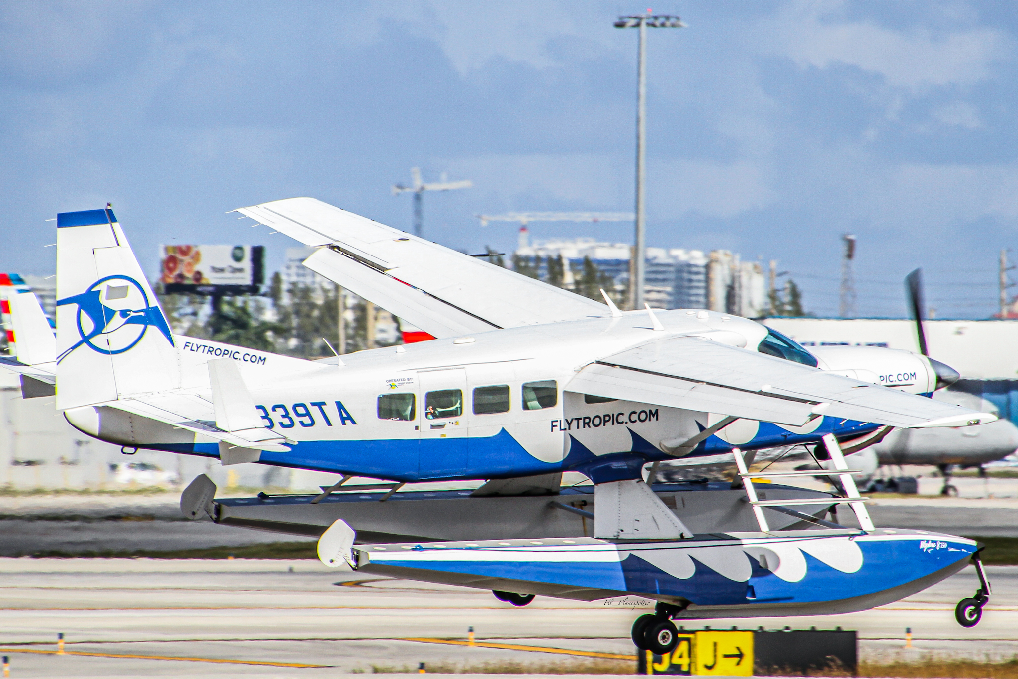 Full size: Tropic Ocean Airways Cessna 208 Caravan N339TA at Fort Lauderdale/Hollywood International Airport