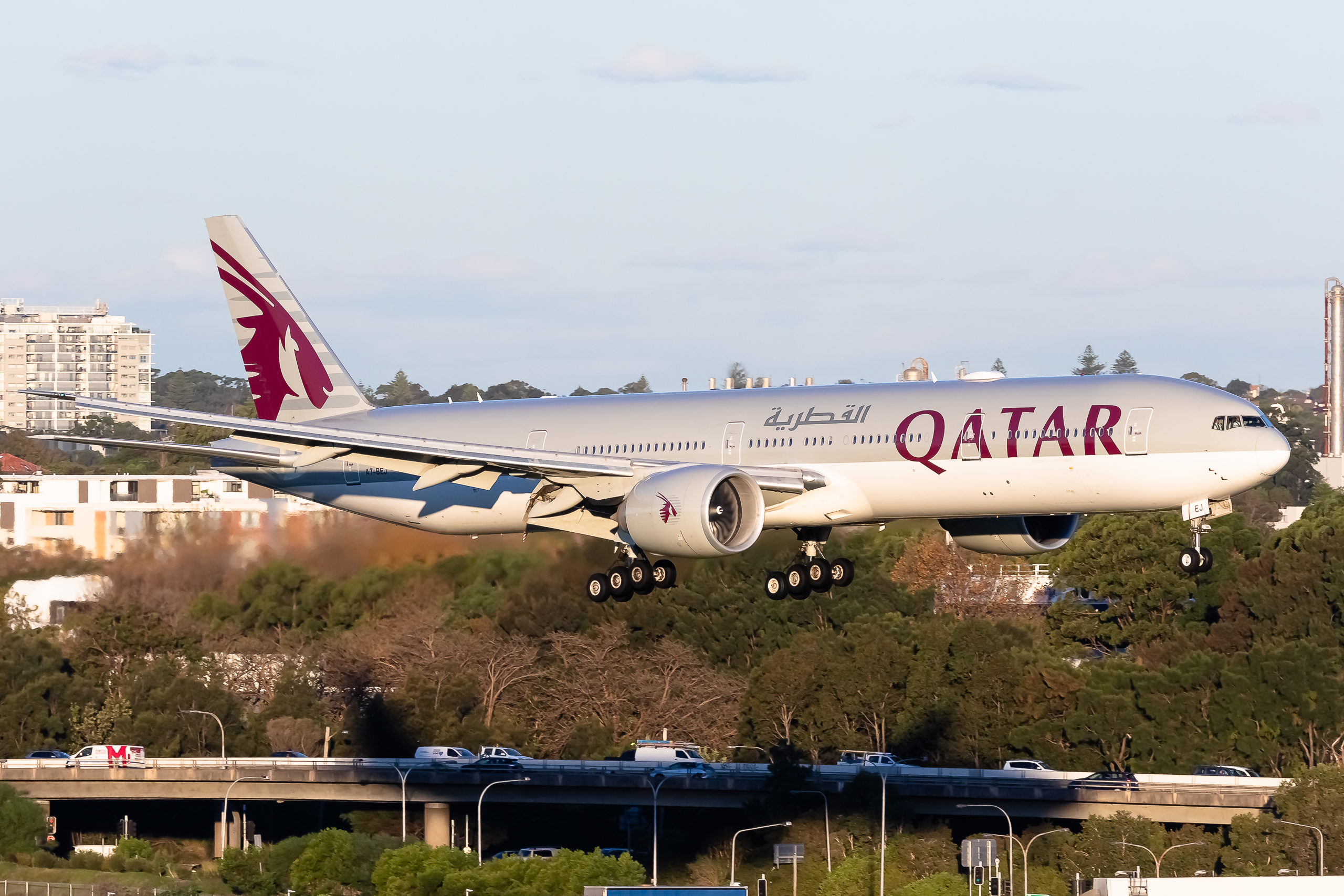Full size: Qatar Airways Boeing 777-300ER A7-BEJ at Sydney Kingsford Smith Airport