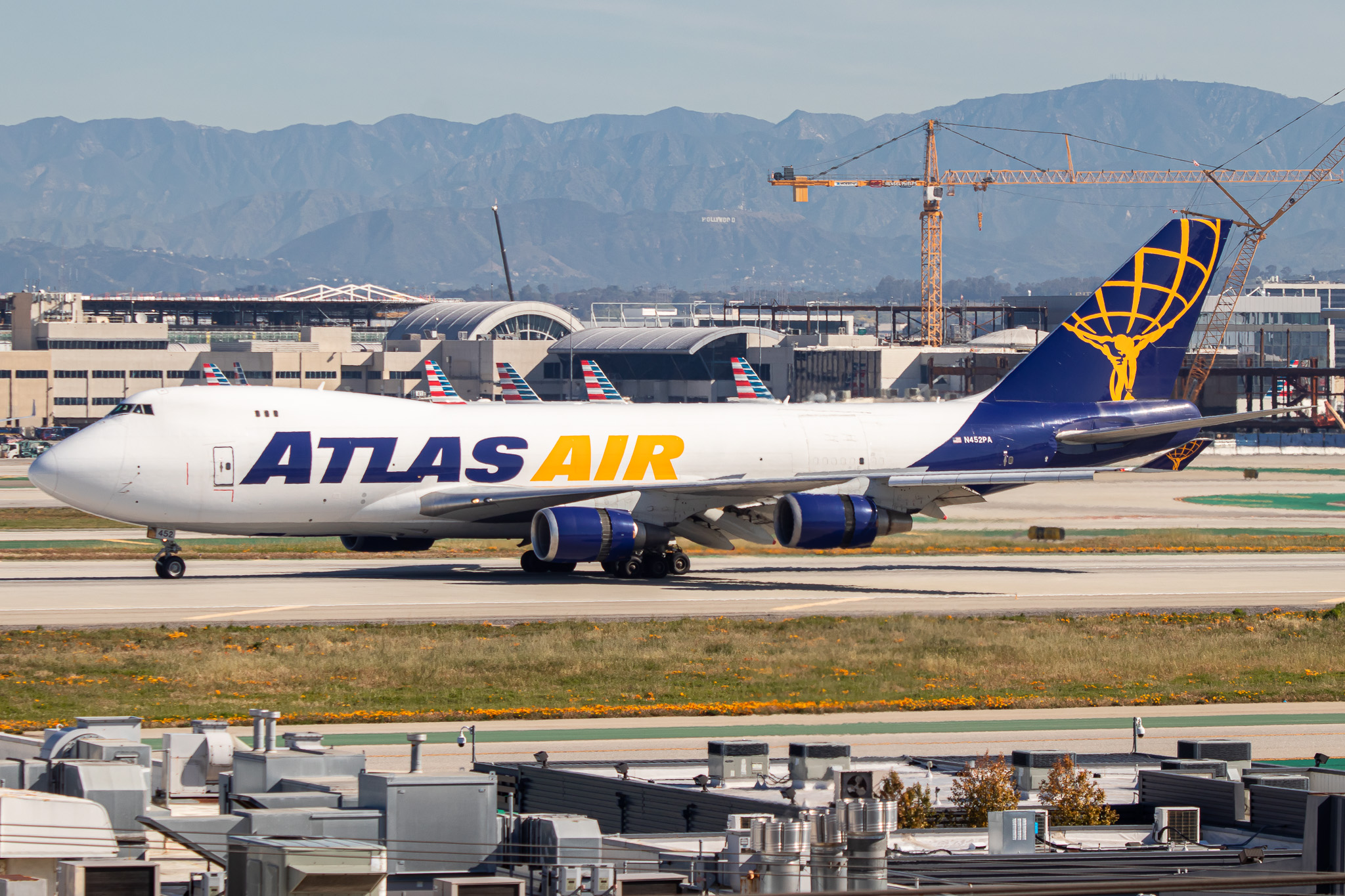 Full size: Polar Air Cargo Boeing 747-400F N452PA at Los Angeles International Airport