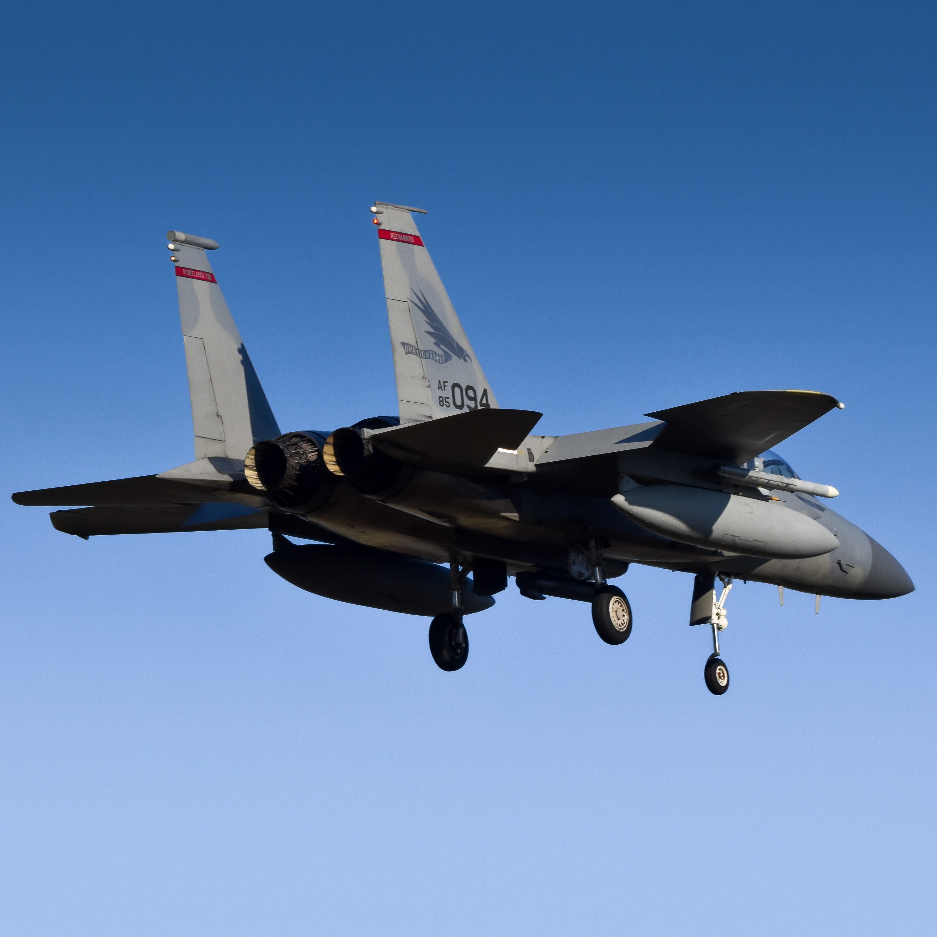 Full size: Oregon Air National Guard McDonnell Douglas F-15 Eagle 84-0094 at Portland International Airport