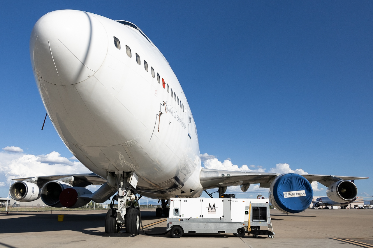 Full size: Rolls-Royce Boeing 747-200 N787RR at Tucson International Airport