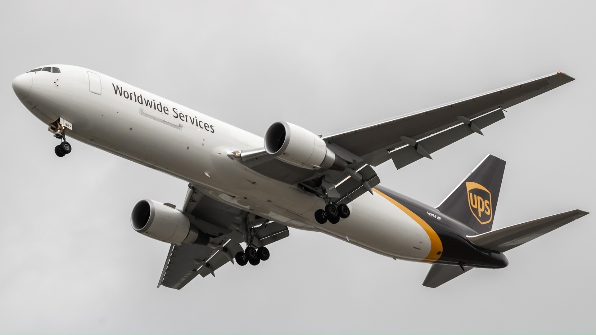 Full size: United Parcel Service Boeing 767-300F N367UP at Dallas-Fort Worth International Airport