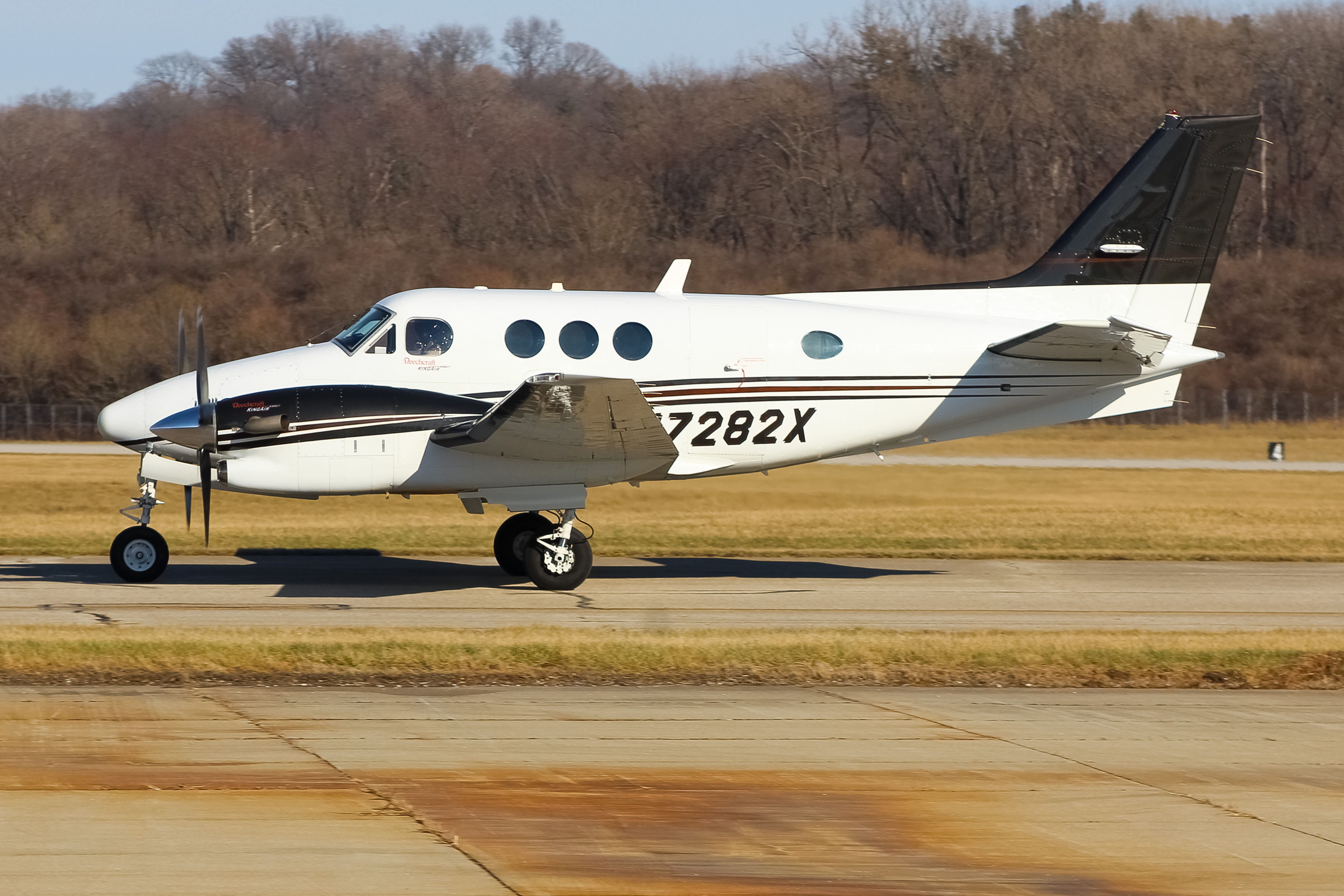 Full size: PRIVATE Beechcraft King Air 200 N7282X at Cincinnati Municipal Airport/Lunken Field