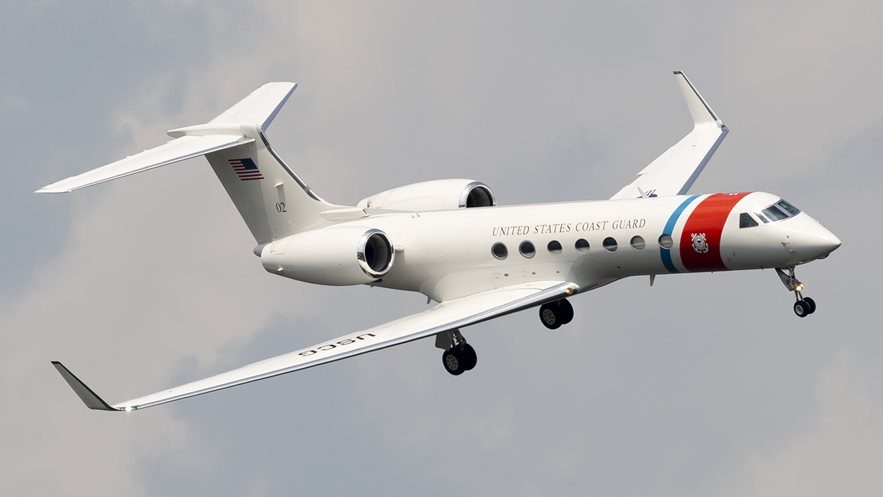 Full size: US Coast Guard Gulfstream C-37B 02 at Ronald Reagan National Airport