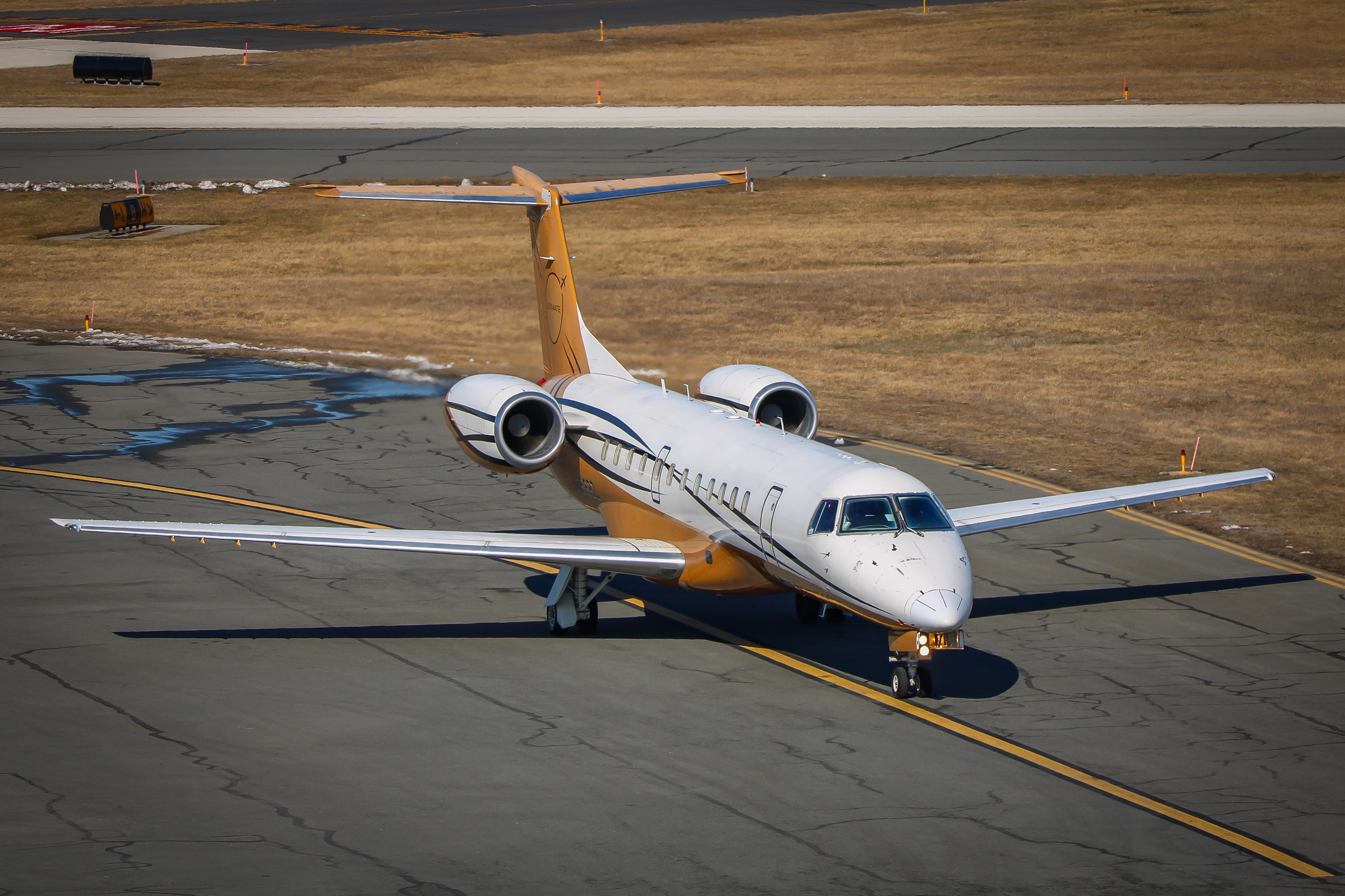 Full size: Ultimate Air Shuttle Embraer ERJ135 N356BZ at Atlantic City International Airport