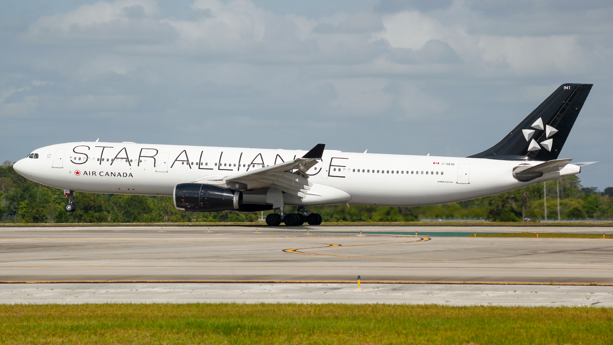 Full size: Air Canada Airbus A330-300 C-GEGI at Orlando International Airport