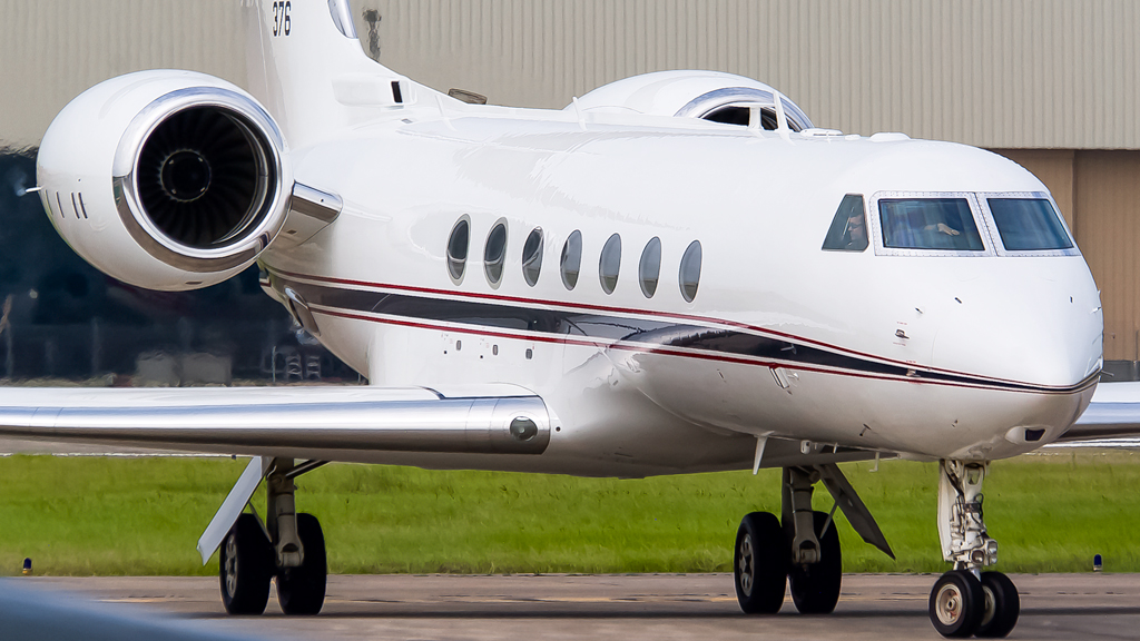 Full size: US Navy  Gulfstream C-37B 16-6376 at Savannah/Hilton Head International Airport