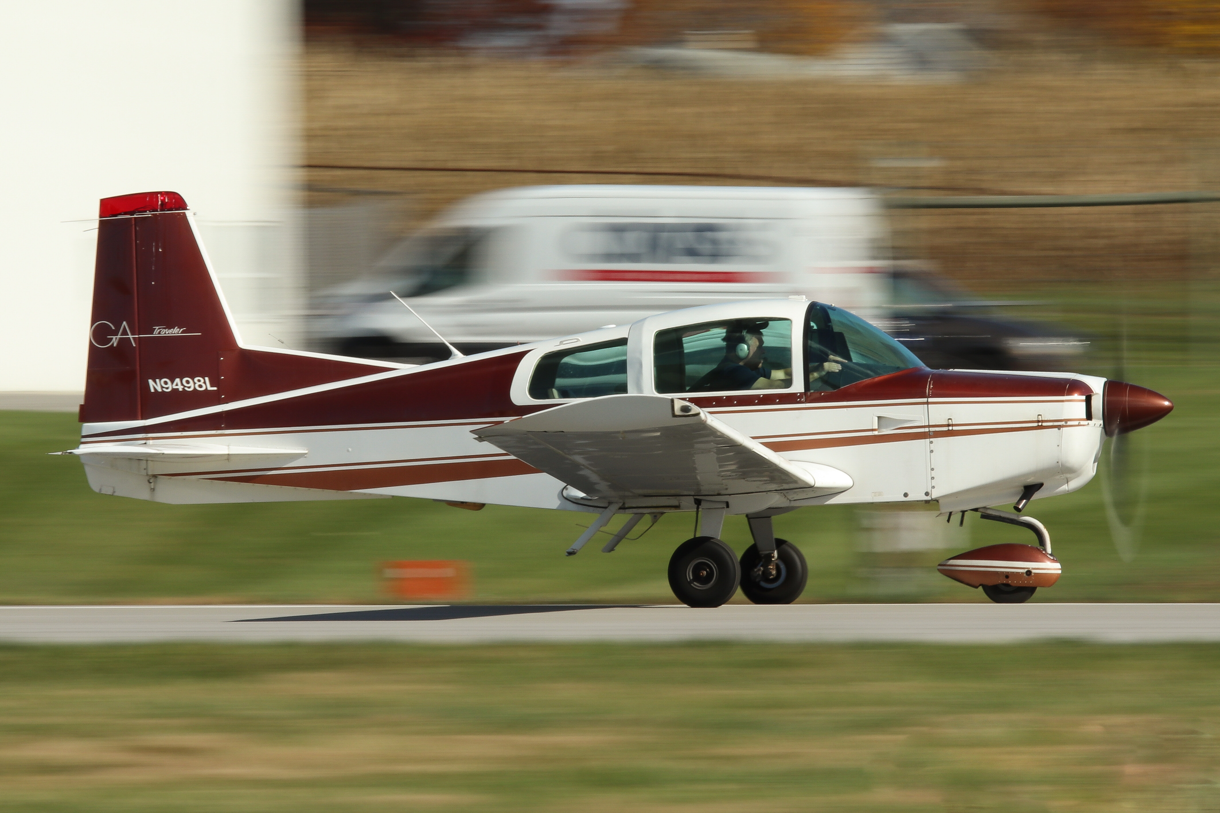 Full size: PRIVATE Grumman AA-5 Traveler N9498L at York Airport