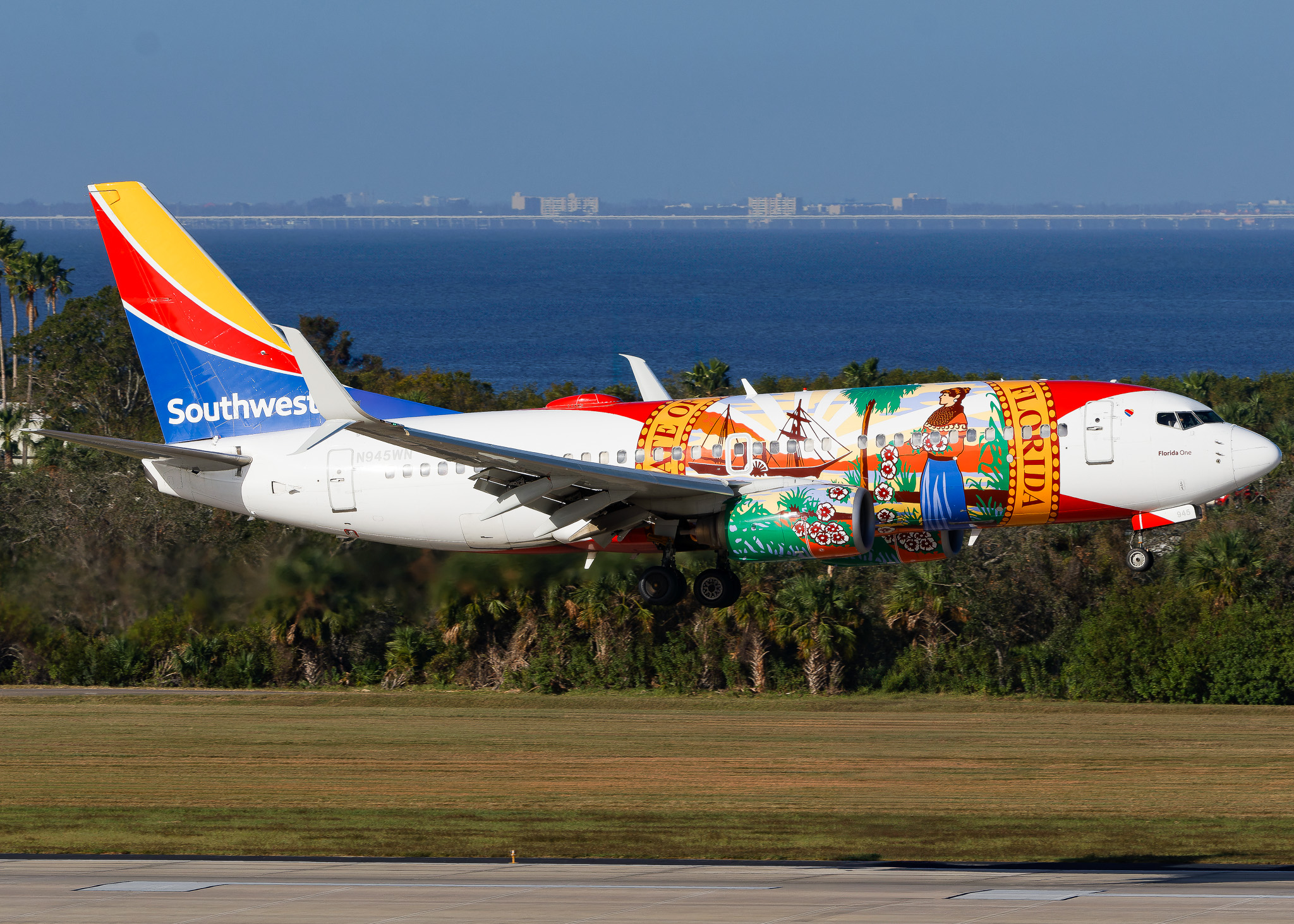 Full size: Southwest Airlines  Boeing 737-700 N945WN at Tampa International Airport