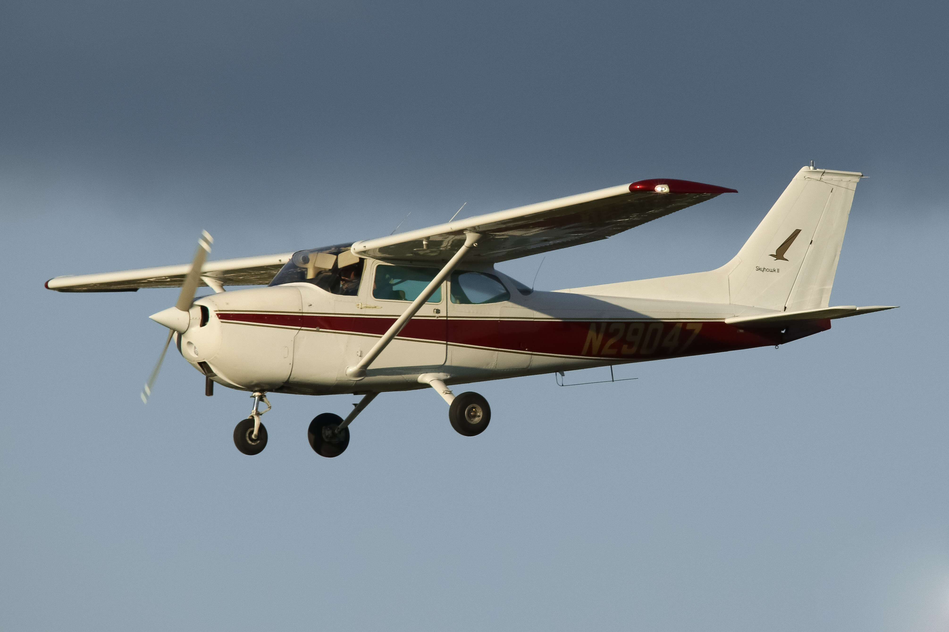 Full size: PRIVATE Cessna 172 N29047 at Lancaster Airport
