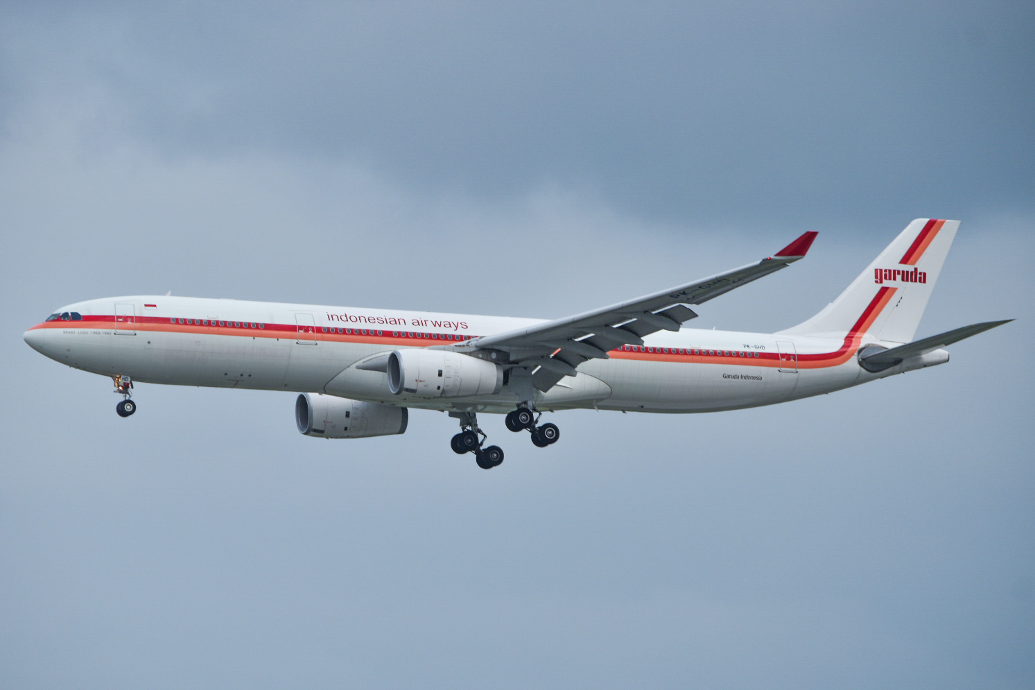 Full size: Garuda Indonesia Airbus A330-300 PK-GHD at Singapore-Changi Airport