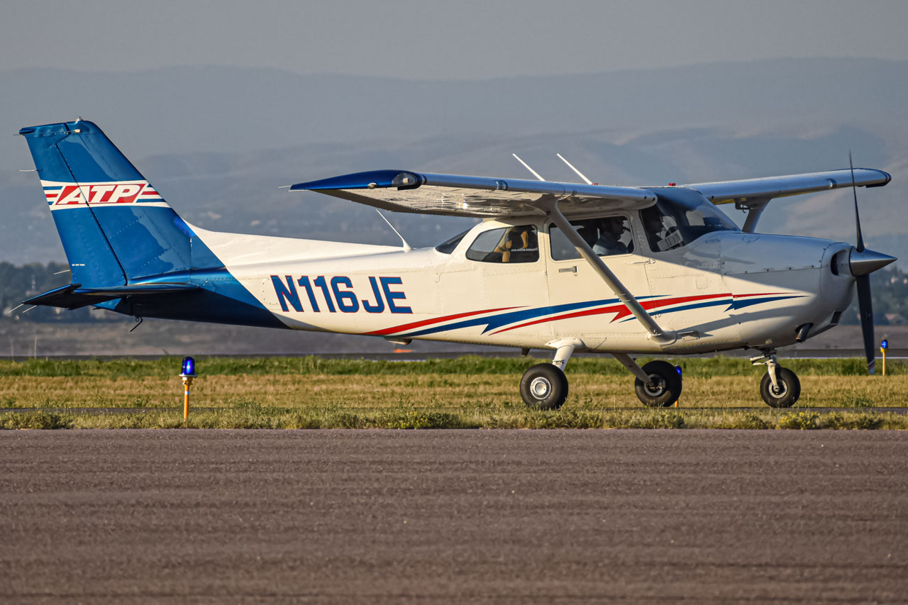 Full size: ATP Flight School Cessna 172 N117JE at Rocky Mountain Metro Airport