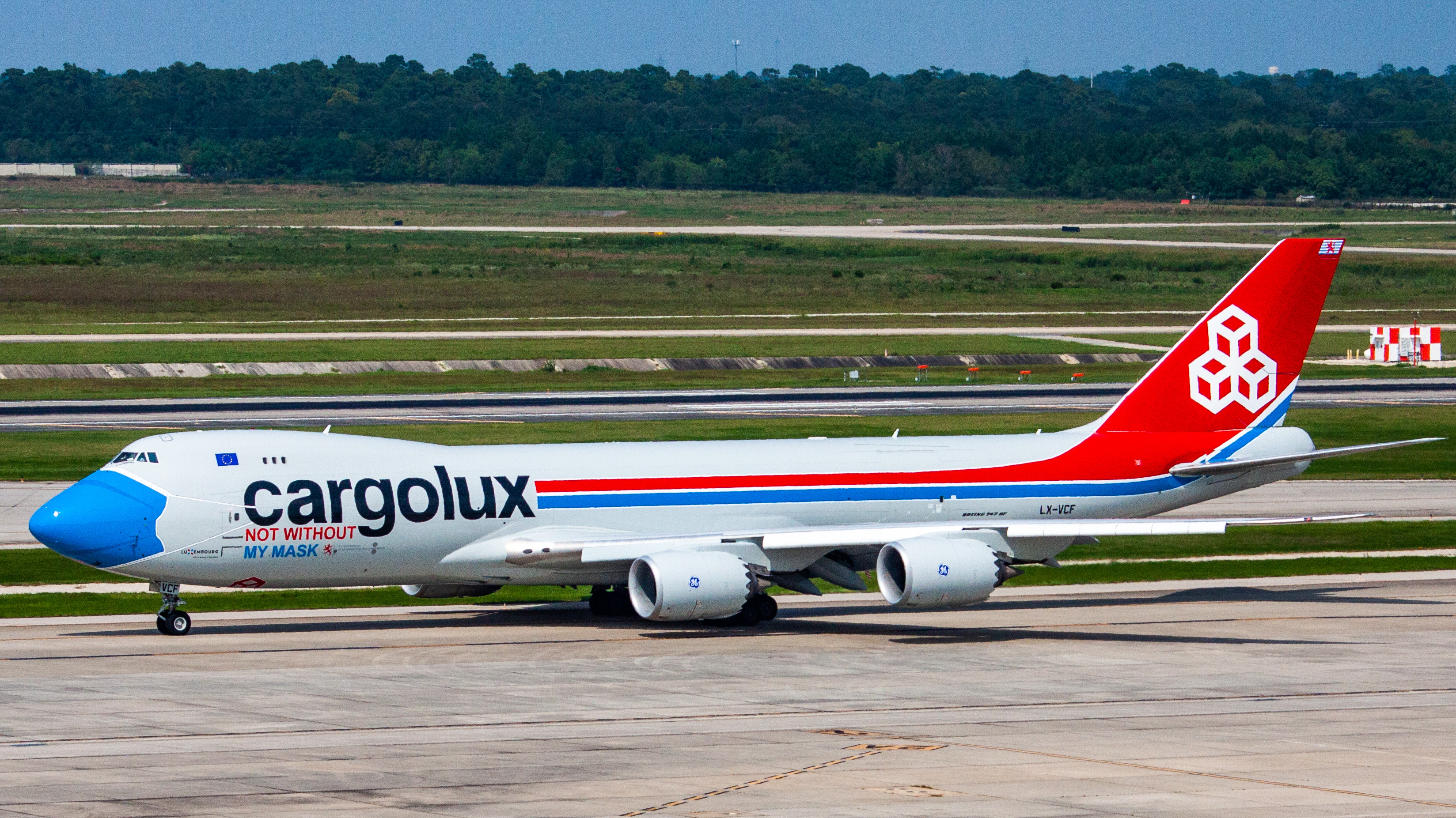 Full size: CargoLux Boeing 747-8F LX-VCF at Houston-George Bush Intercontinental Airport
