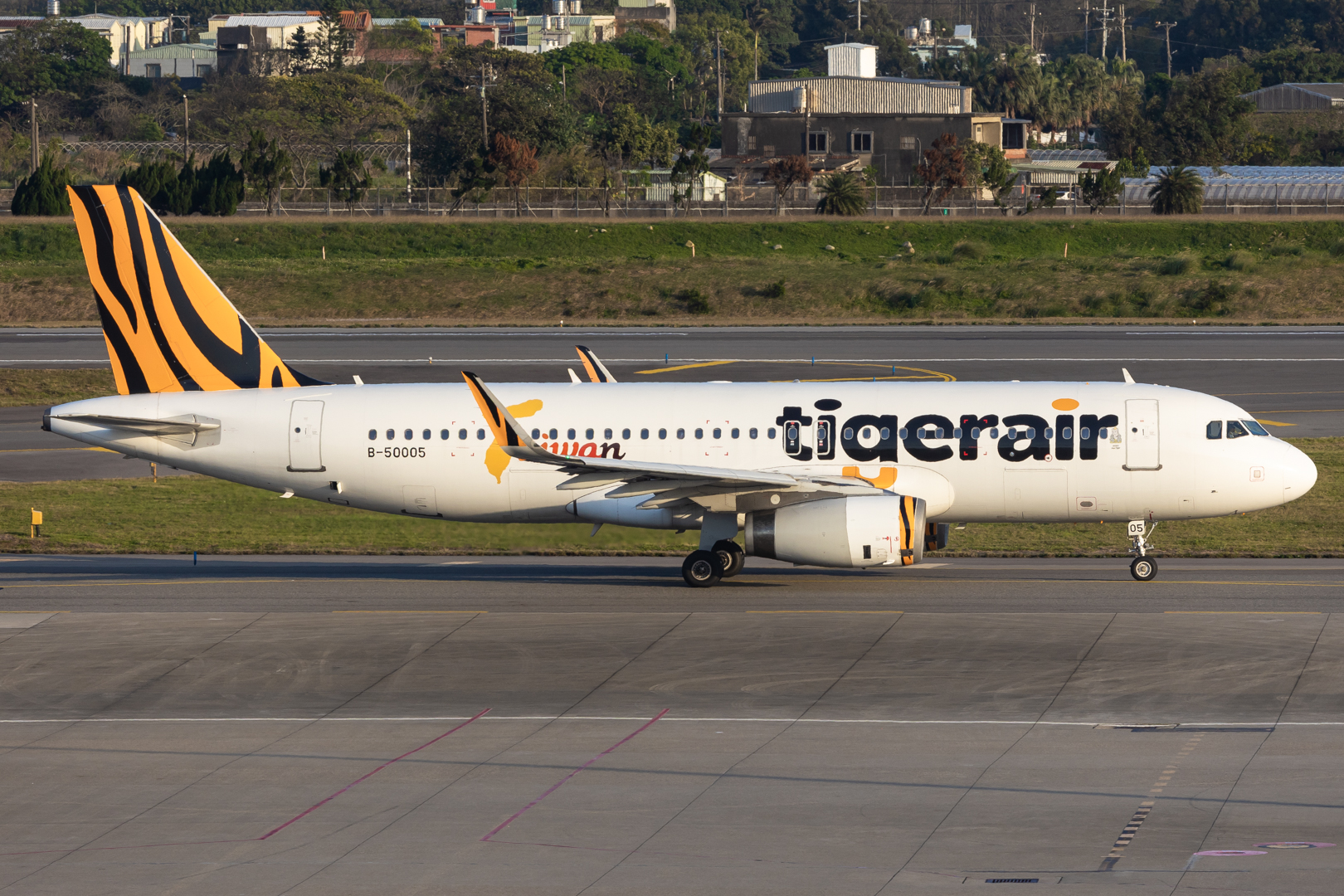 Full size: Tigerair Taiwan Airbus A320 B-50005 at Taiwan Taoyuan International Airport