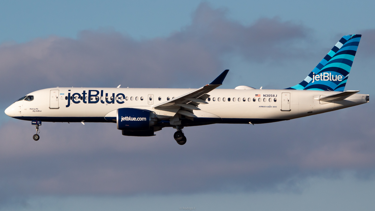 Full size: JetBlue Airways Airbus A220-300 N3058J at Hartsfield-Jackson Atlanta International Airport
