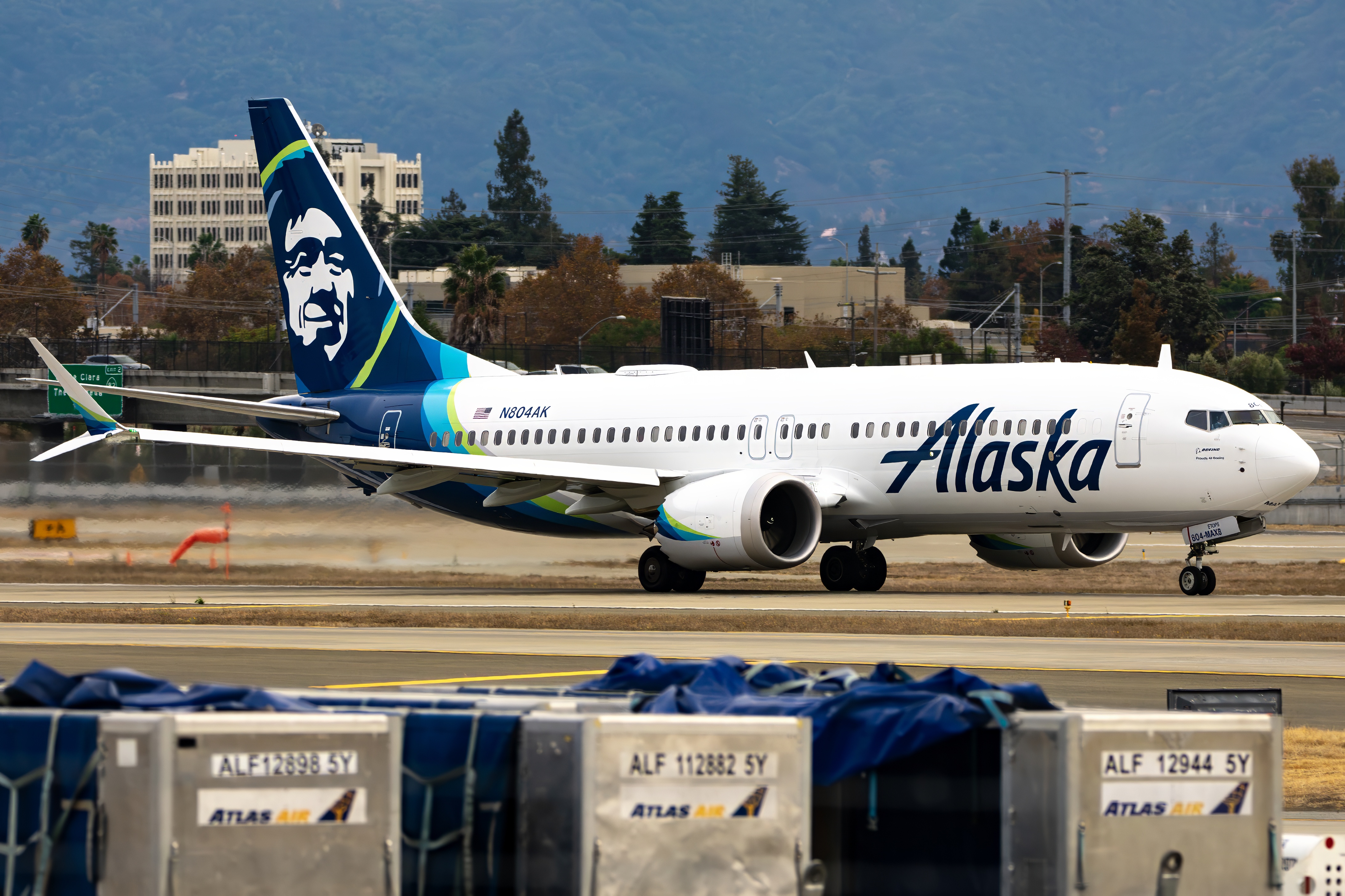 Full size: Alaska Airlines Boeing 737 MAX 8 N804AK at Norman Y Mineta San Jose International Airport