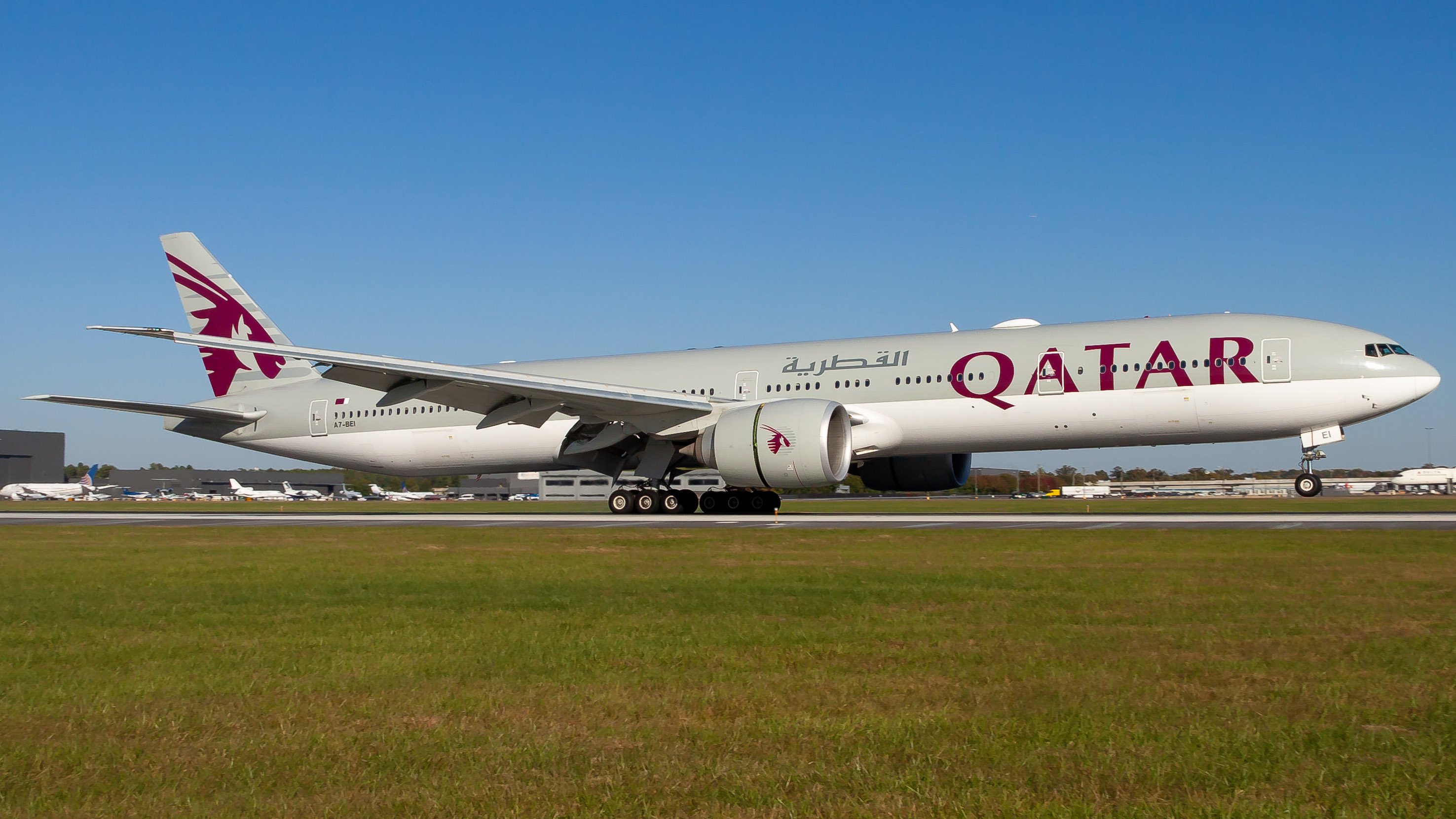 Full size: Qatar Airways Boeing 777-300ER A7-BEI at Washington Dulles International Airport