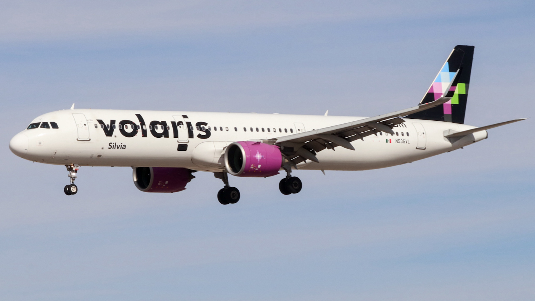 Full size: Volaris Airbus A321NEO N535VL  at Harry Reid International Airport