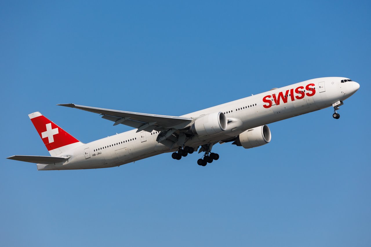 Full size: Swiss International Air Lines Boeing 777-300ER HB-JNJ at Hong Kong International Airport