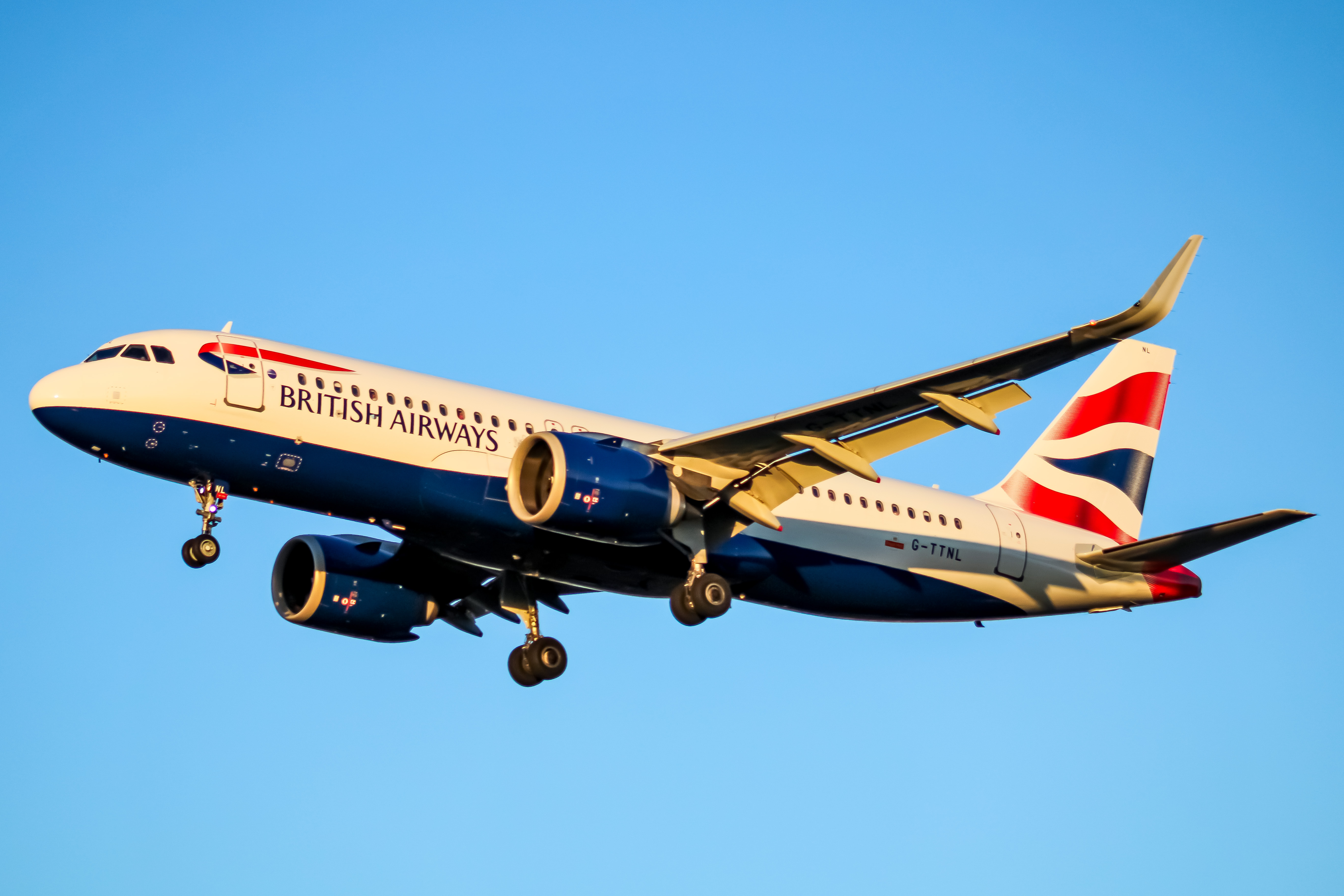 Full size: British Airways Airbus A320NEO G-TTNL at London Heathrow International Airport