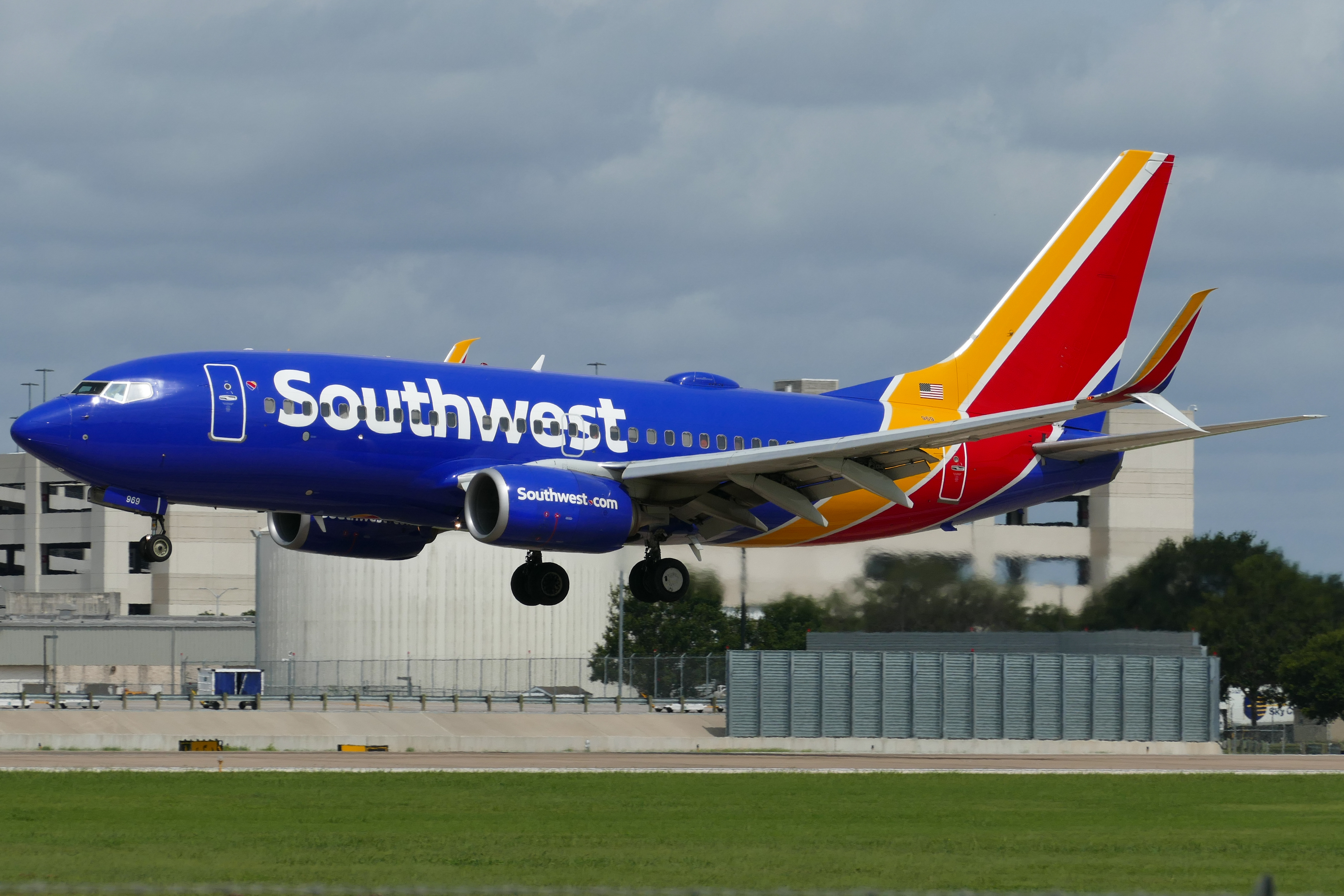 Full size: Southwest Airlines Boeing 737-700 N969WN at Austin-Bergstrom International Airport