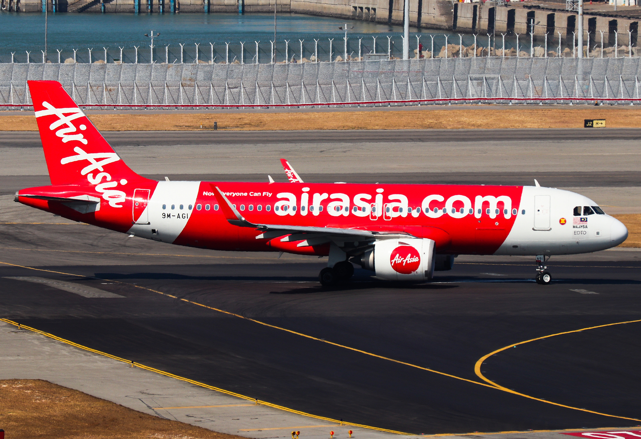 Full size: AirAsia Airbus A320 9M-AGI at Hong Kong International Airport