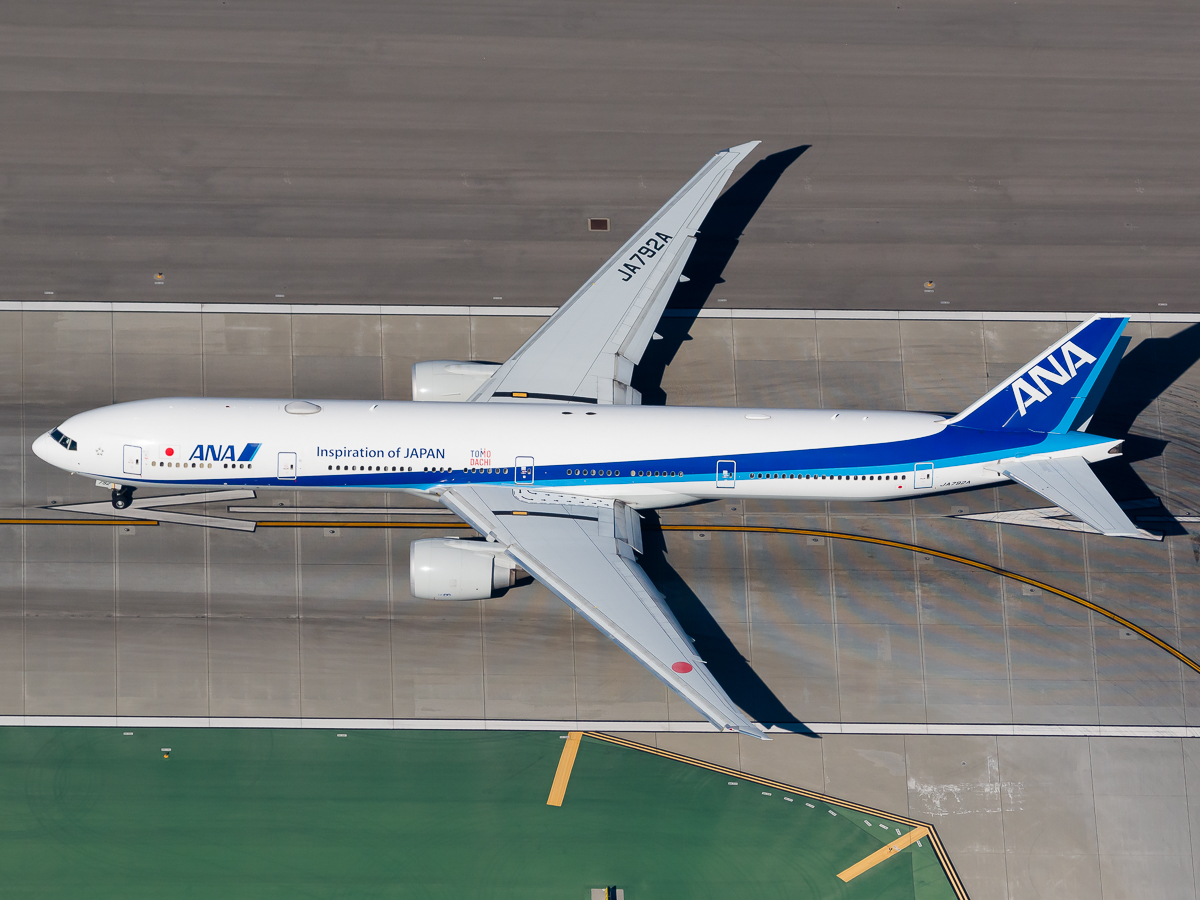 Full size: All Nippon Airways Boeing 777-300ER JA792A at Los Angeles International Airport