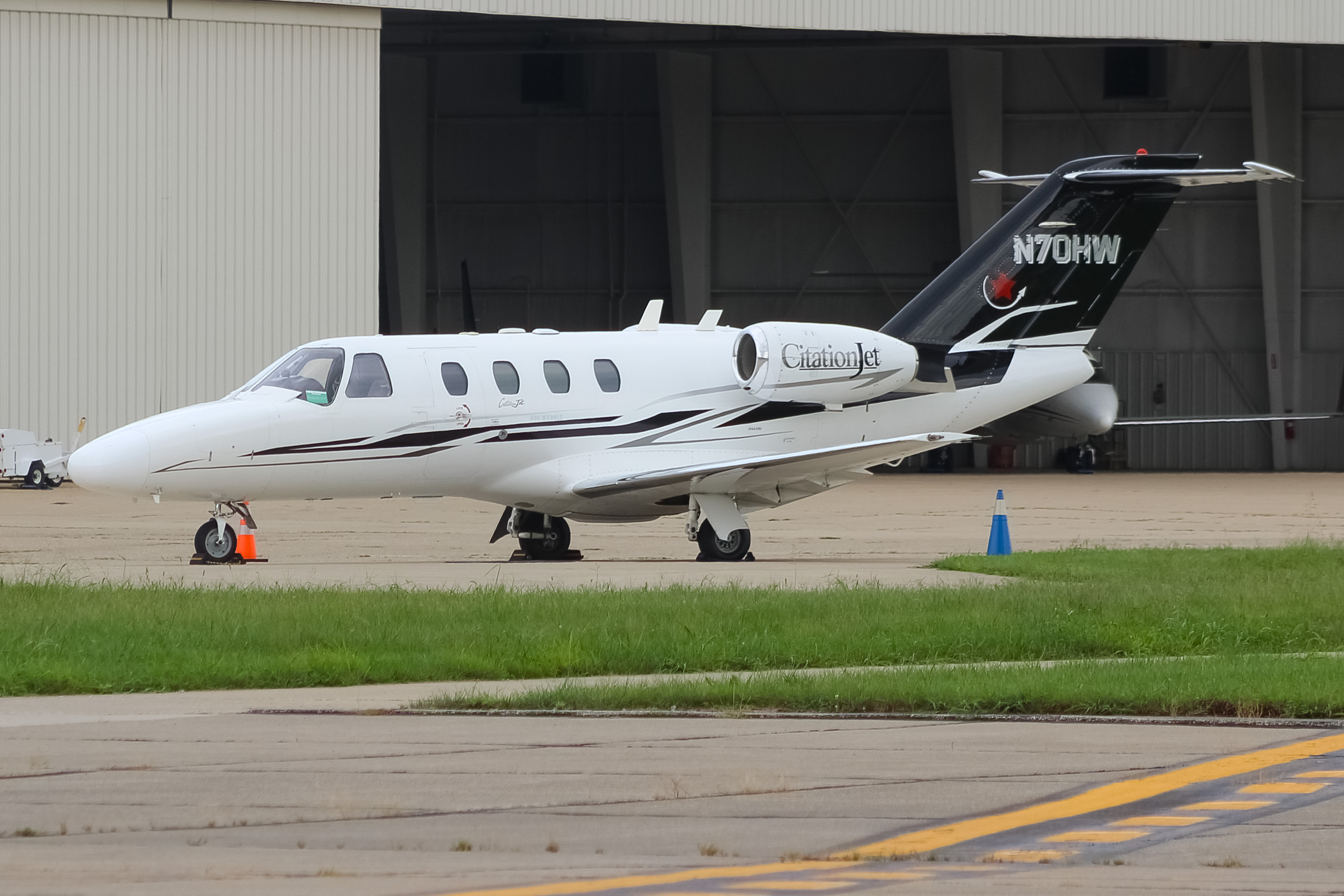 Full size: PRIVATE  Cessna Citation 525 N70HW at Cincinnati Municipal Airport/Lunken Field
