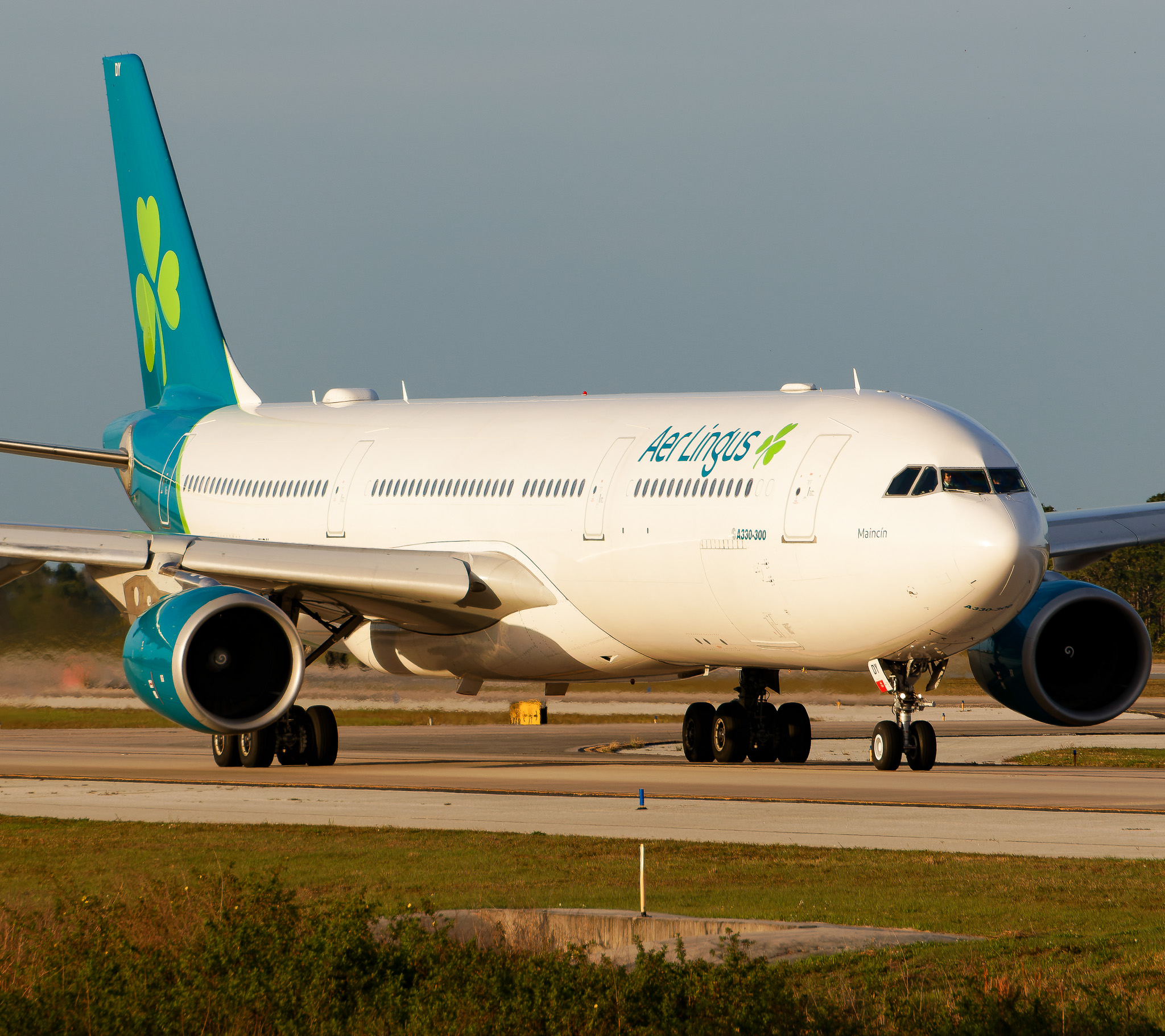 Full size: Aer Lingus Airbus A330-300 G-EIDY at Orlando International Airport