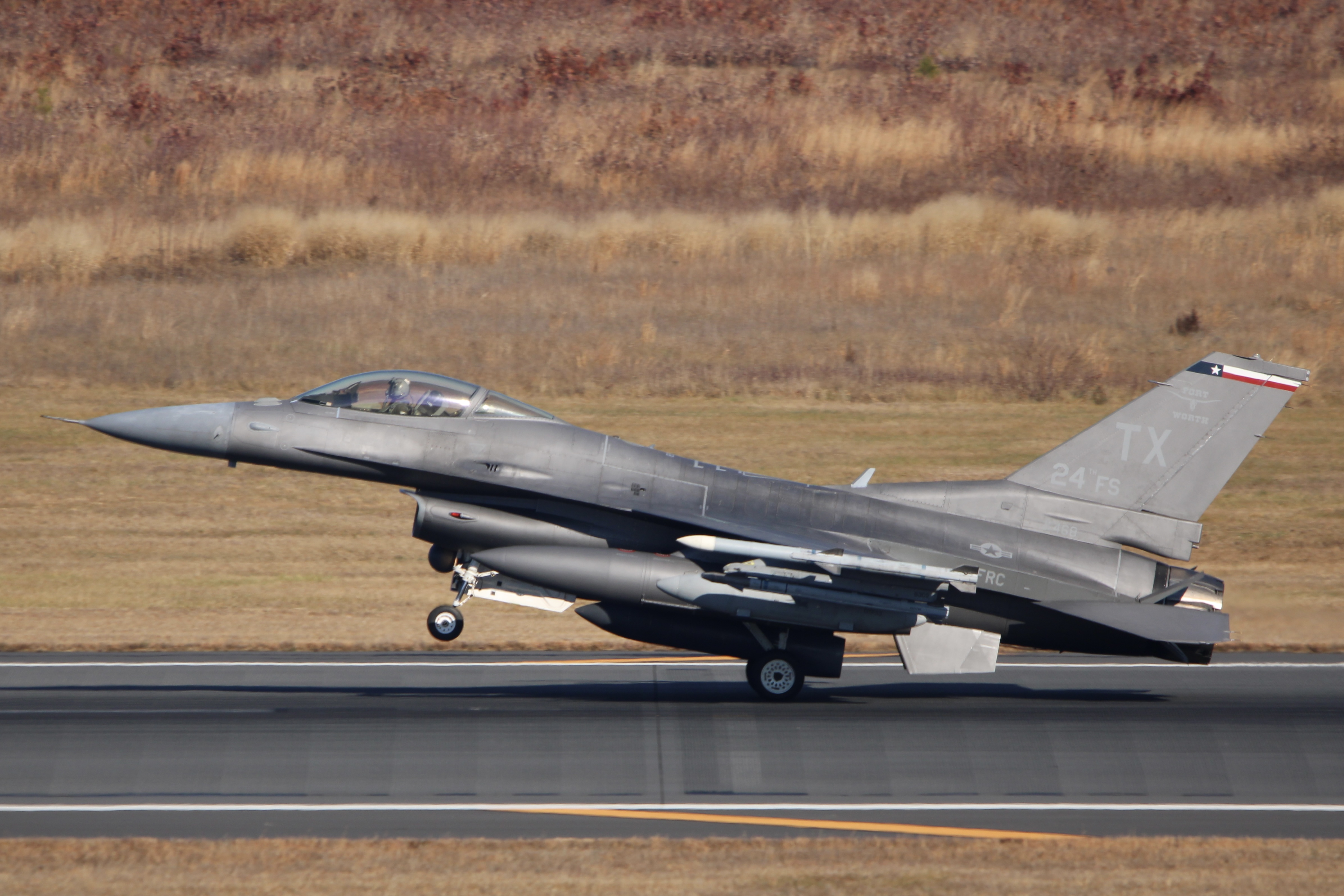 Full size: USAF - United States Air Force General Dynamics F-16 Fighting Falcon 85-1468 at Atlantic City International Airport