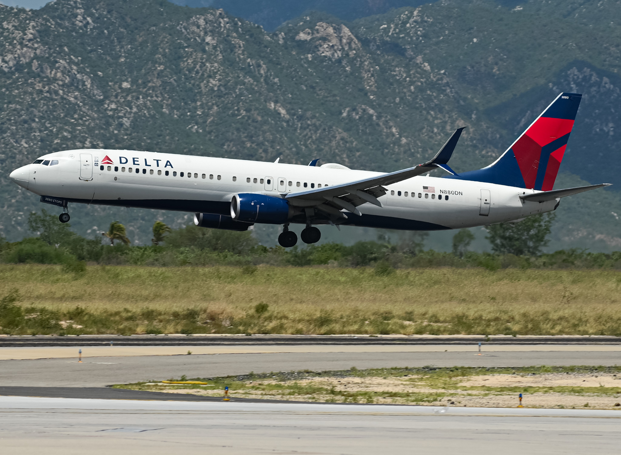 Full size: Delta Airlines Boeing 737-900ER N880DN at San Jose del Cabo Los Cabos International Airport