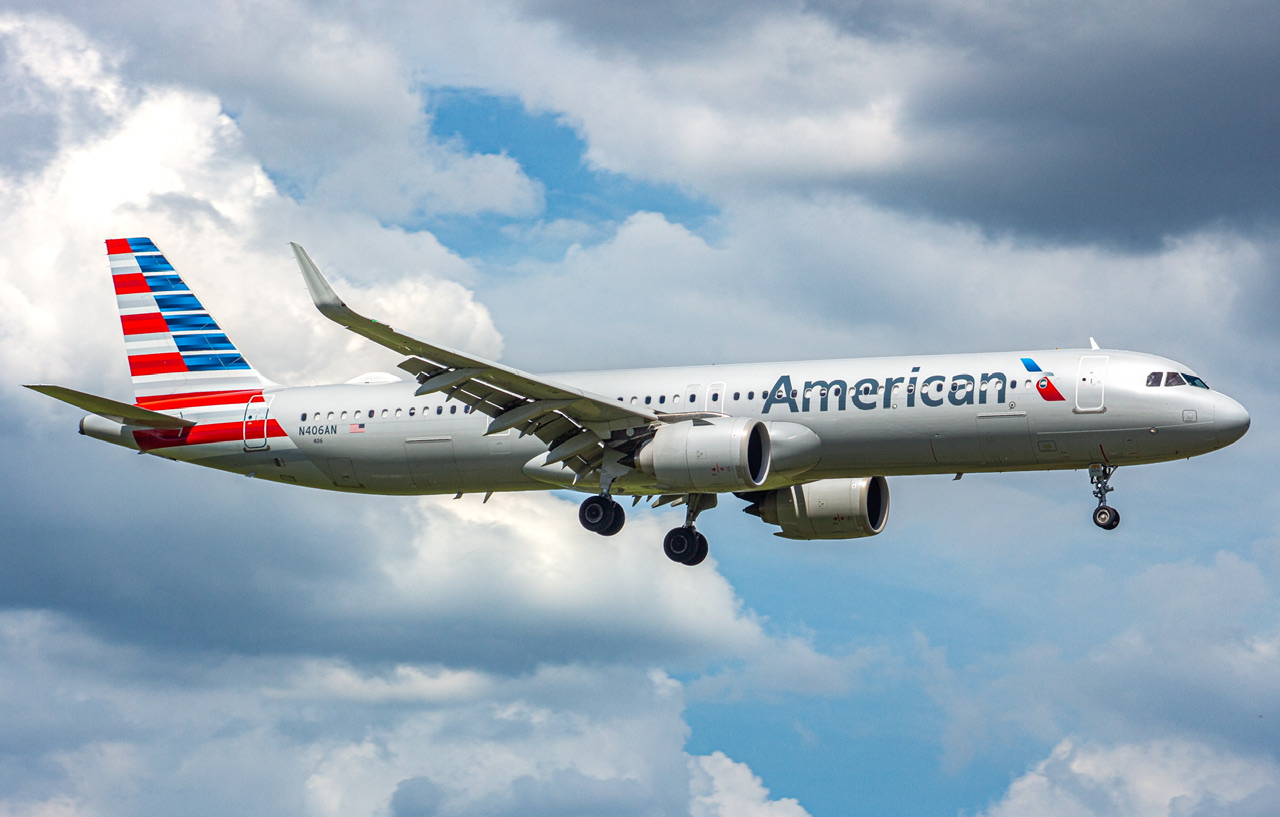 Full size: American Airlines Airbus A321NEO N406AN at Tampa International Airport