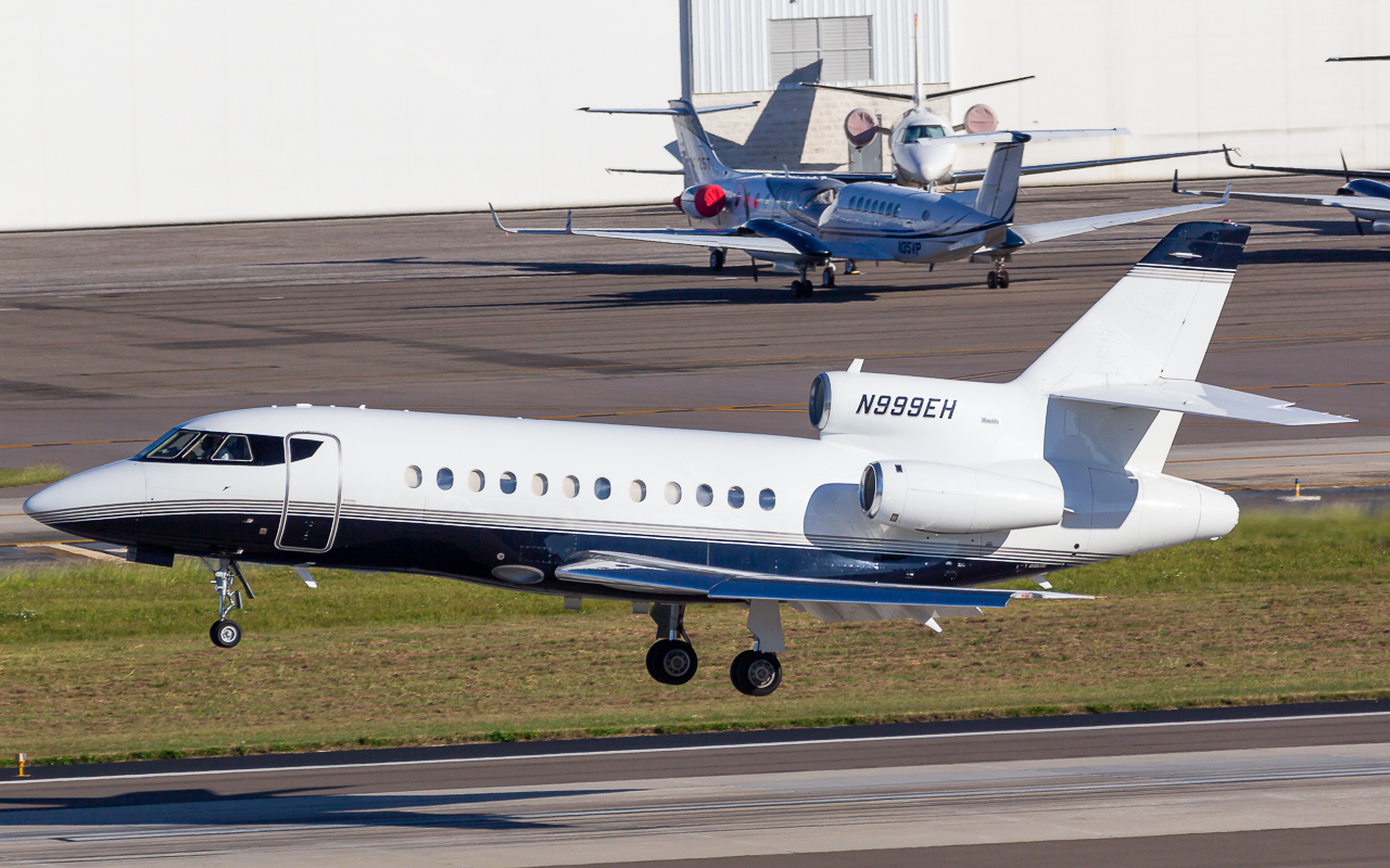 Full size: PRIVATE Dassault Falcon 50 N999EH at Tampa International Airport