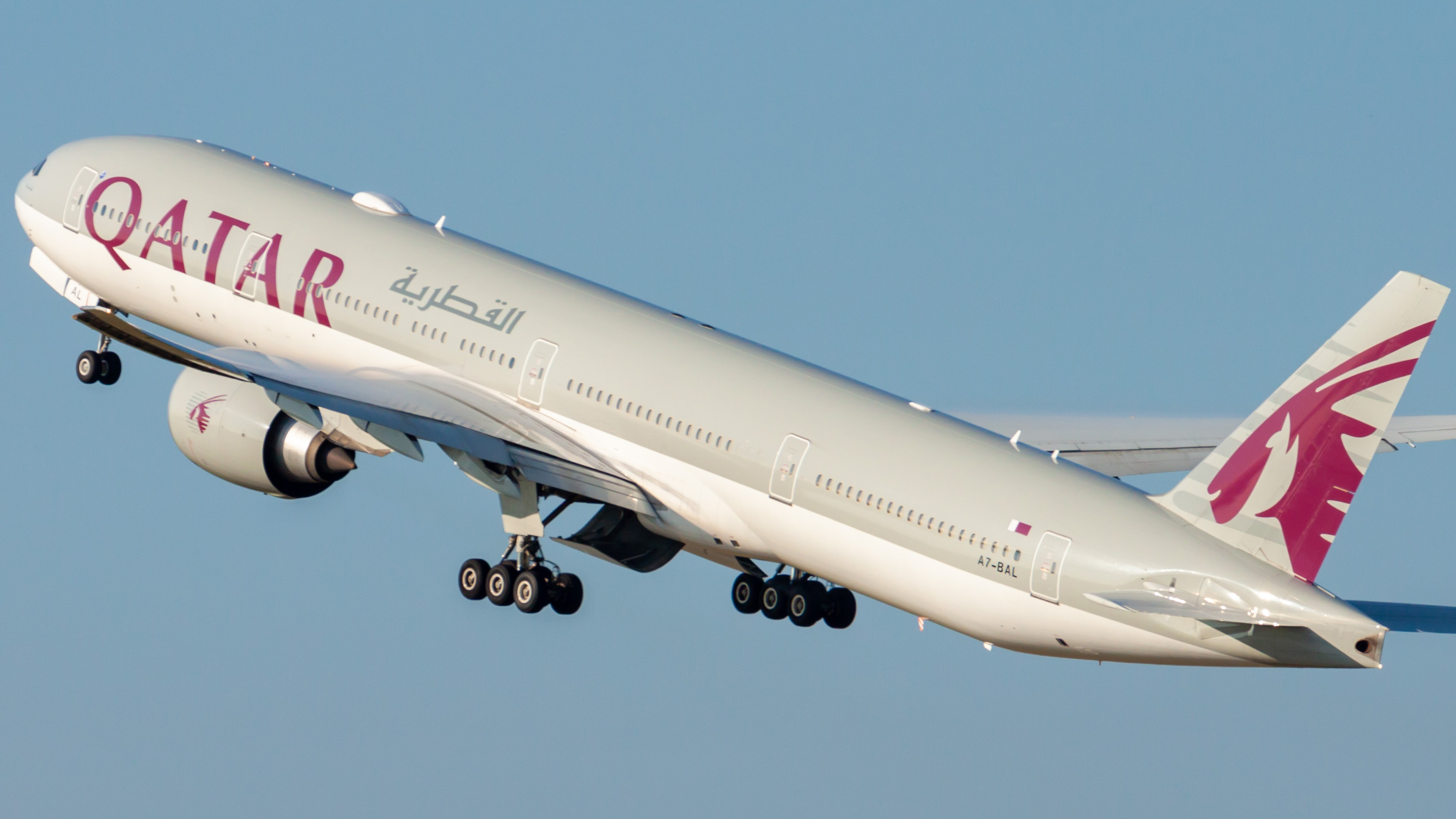 Full size: Qatar Airways Boeing 777-300ER A7-BAL at Houston-George Bush Intercontinental Airport