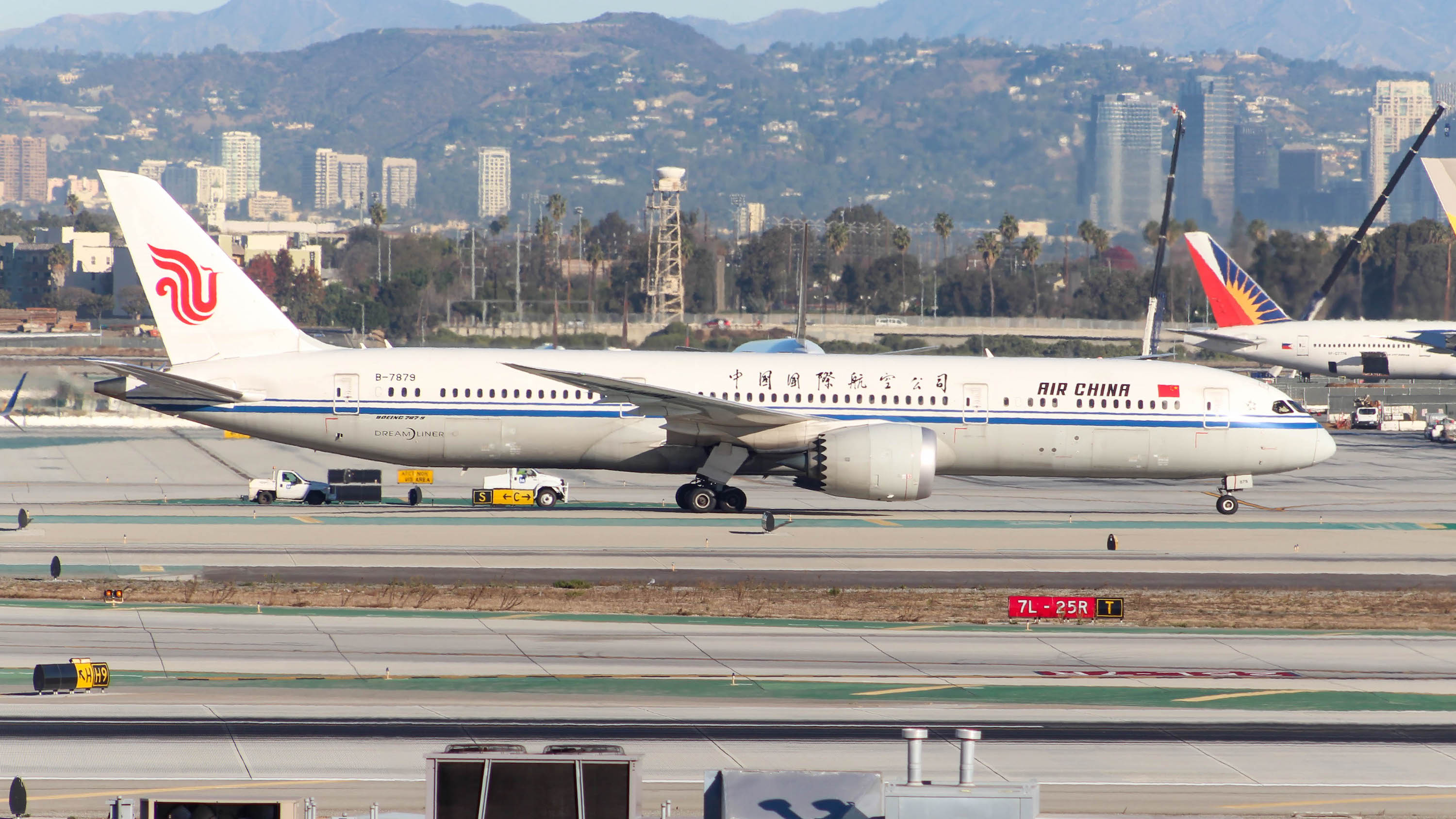 Full size: Air China Boeing 787-9 B-7879 at Los Angeles International Airport