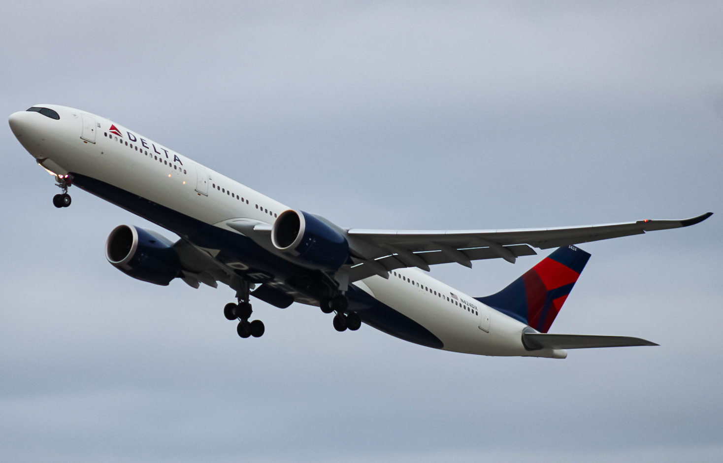 Full size: Delta Airlines Airbus A330-900 N424DX at Minneapolis-St Paul International/Wold-Chamberlain Airport