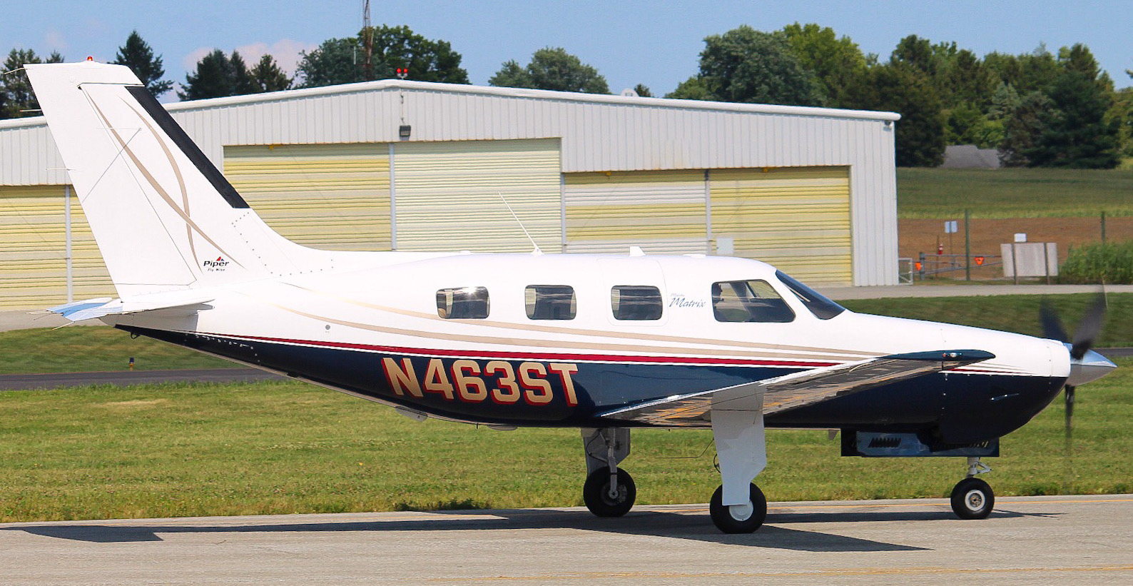 Full size: PRIVATE Piper 46-350 Malibu N463ST at York Airport
