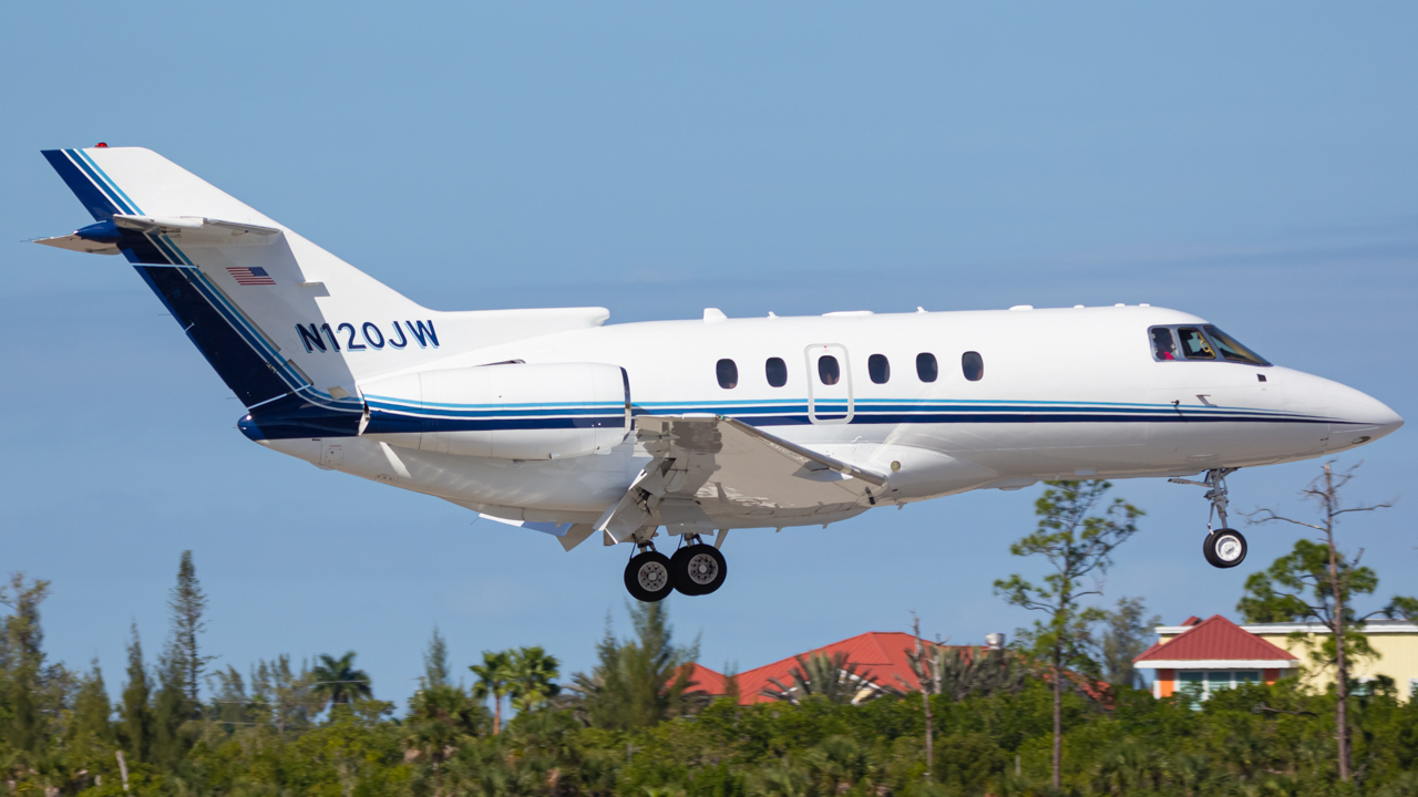 Full size: PRIVATE Hawker Beechcraft 800XP N120JW at Naples Municipal Airport