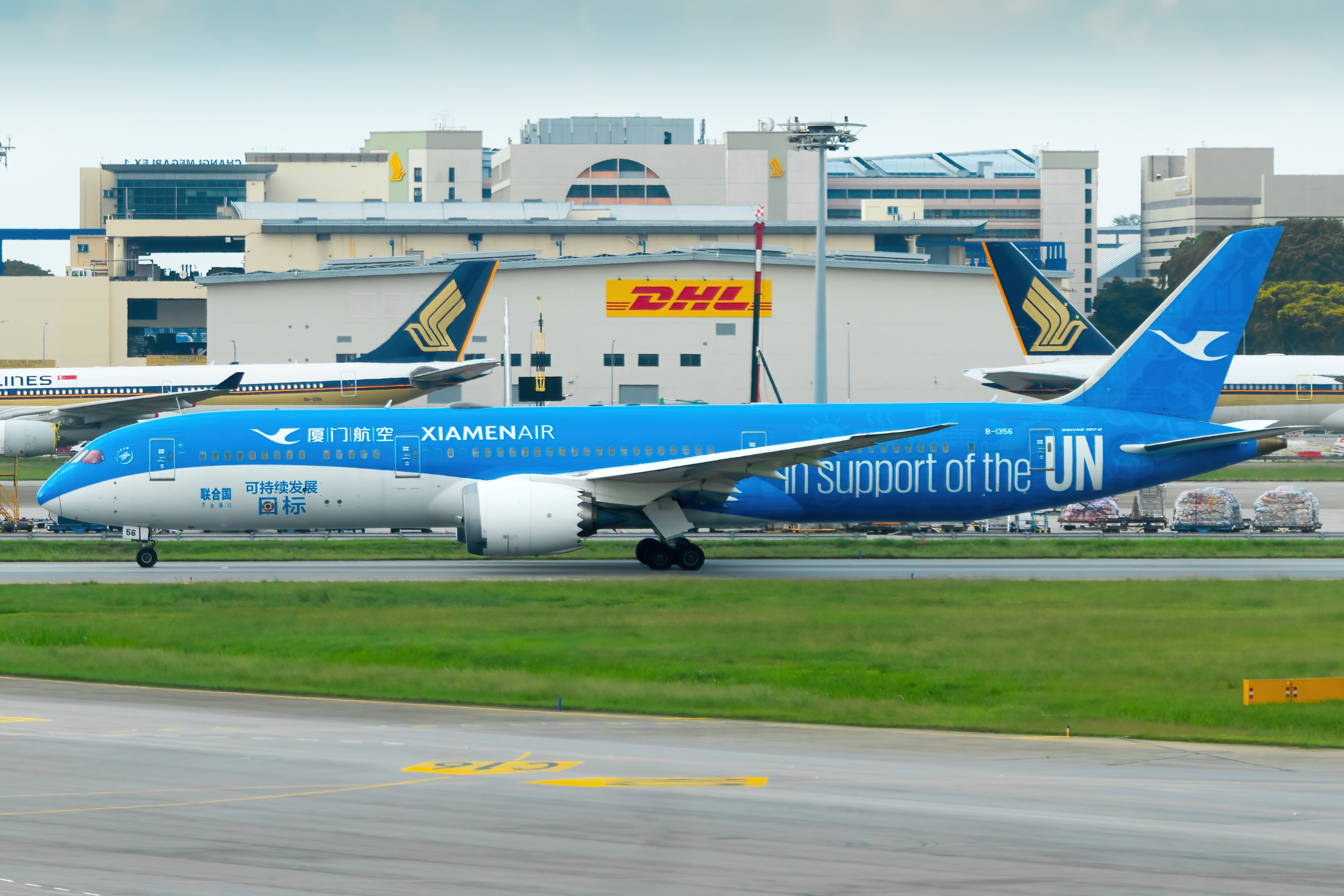 Full size: Xiamen Airlines Boeing 787-9 B-1356 at Singapore-Changi Airport