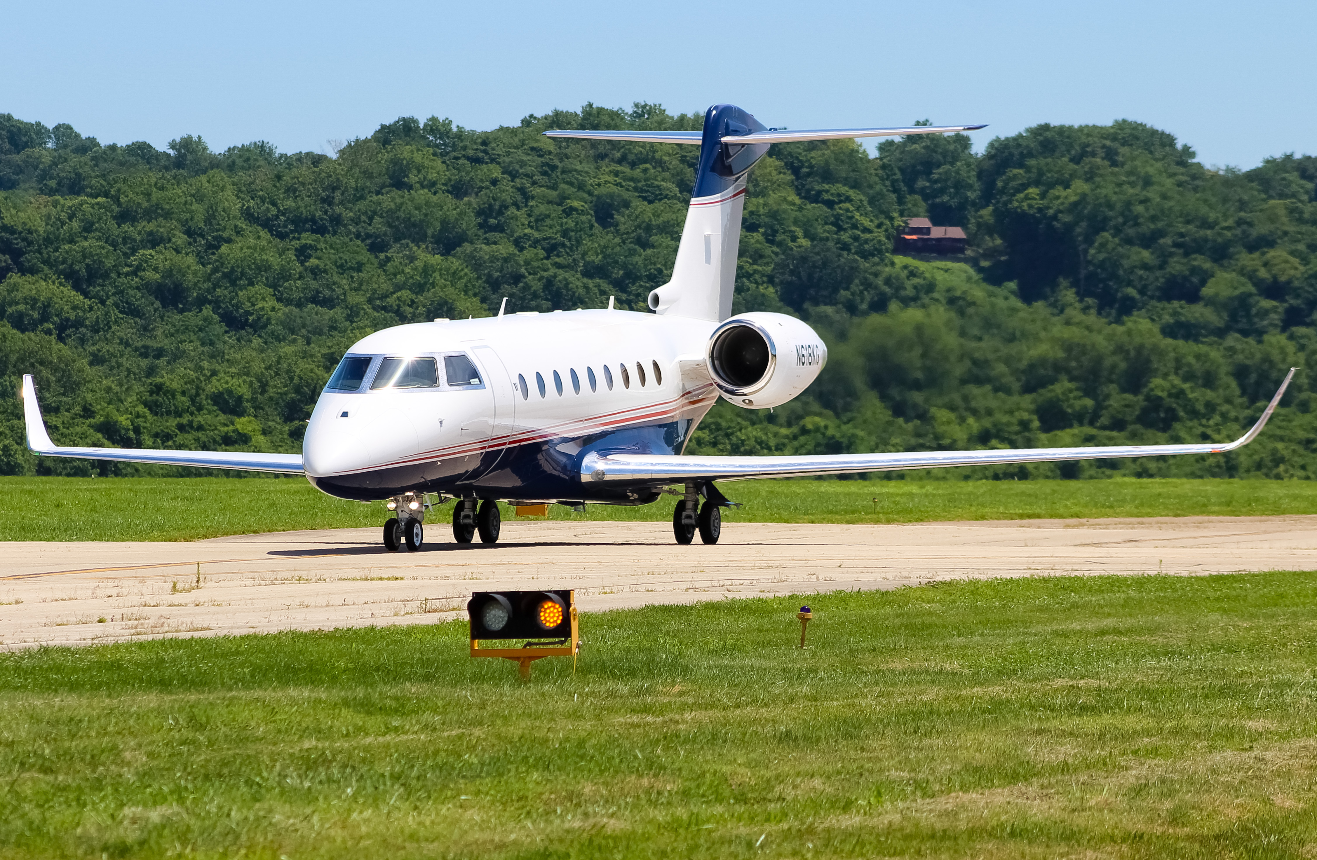 Full size: PRIVATE  Gulfstream G280 N618KG at Cincinnati Municipal Airport/Lunken Field