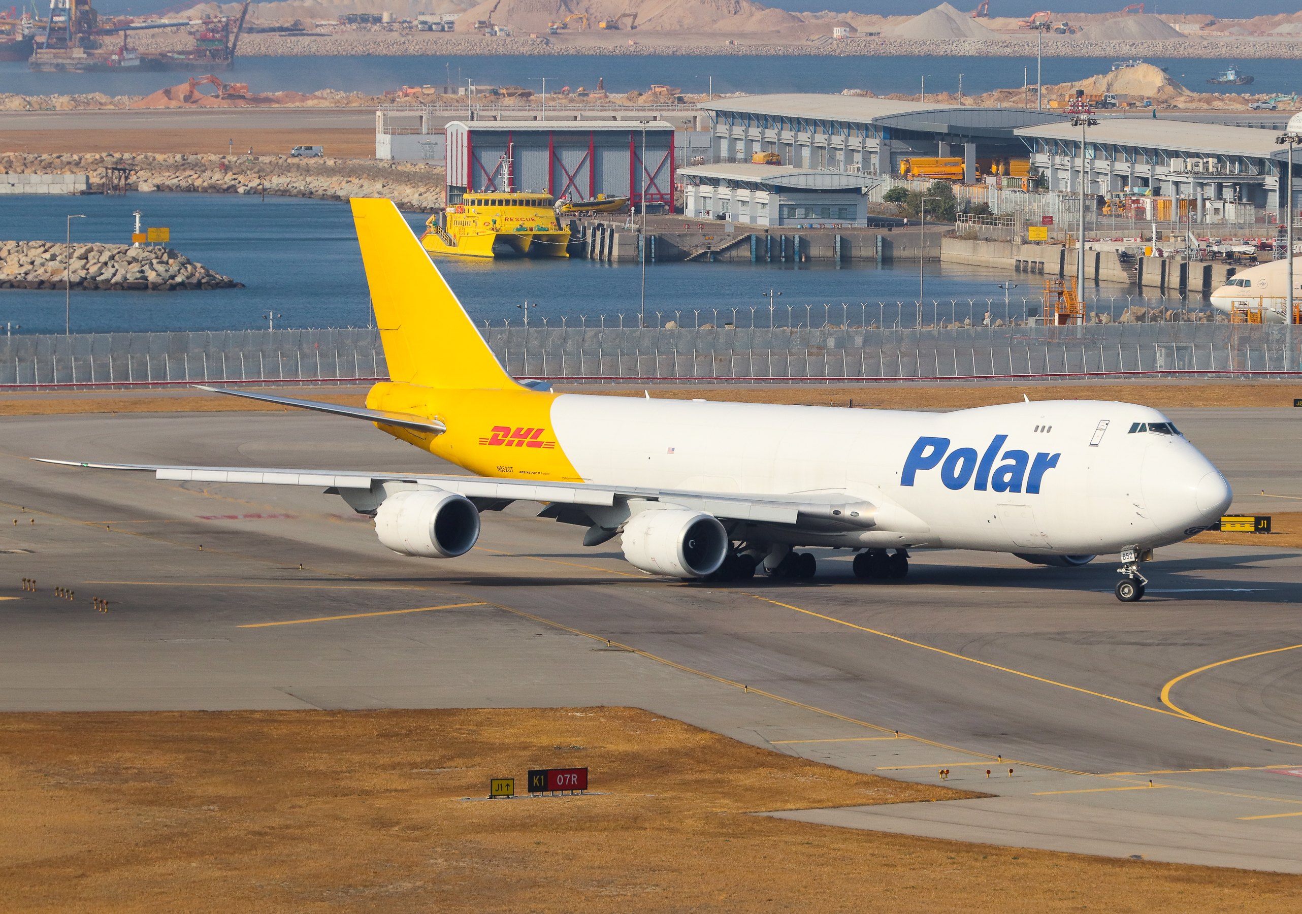 Full size: Polar Air Boeing 747-8F N852GT at Hong Kong International Airport