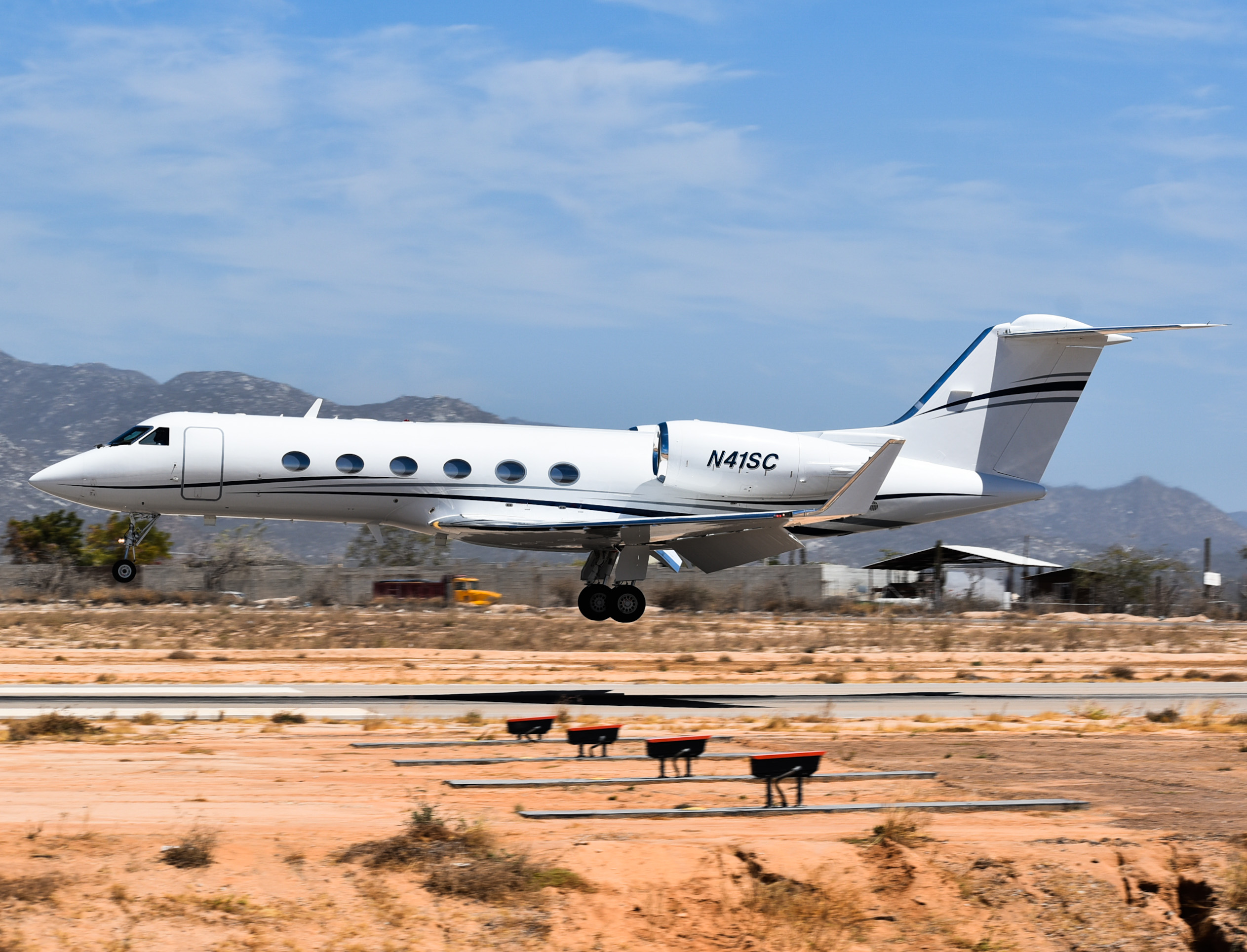 Full size: PRIVATE Gulfstream IV N41SC at Aeropuerto de Cabo San Lucas Internacional