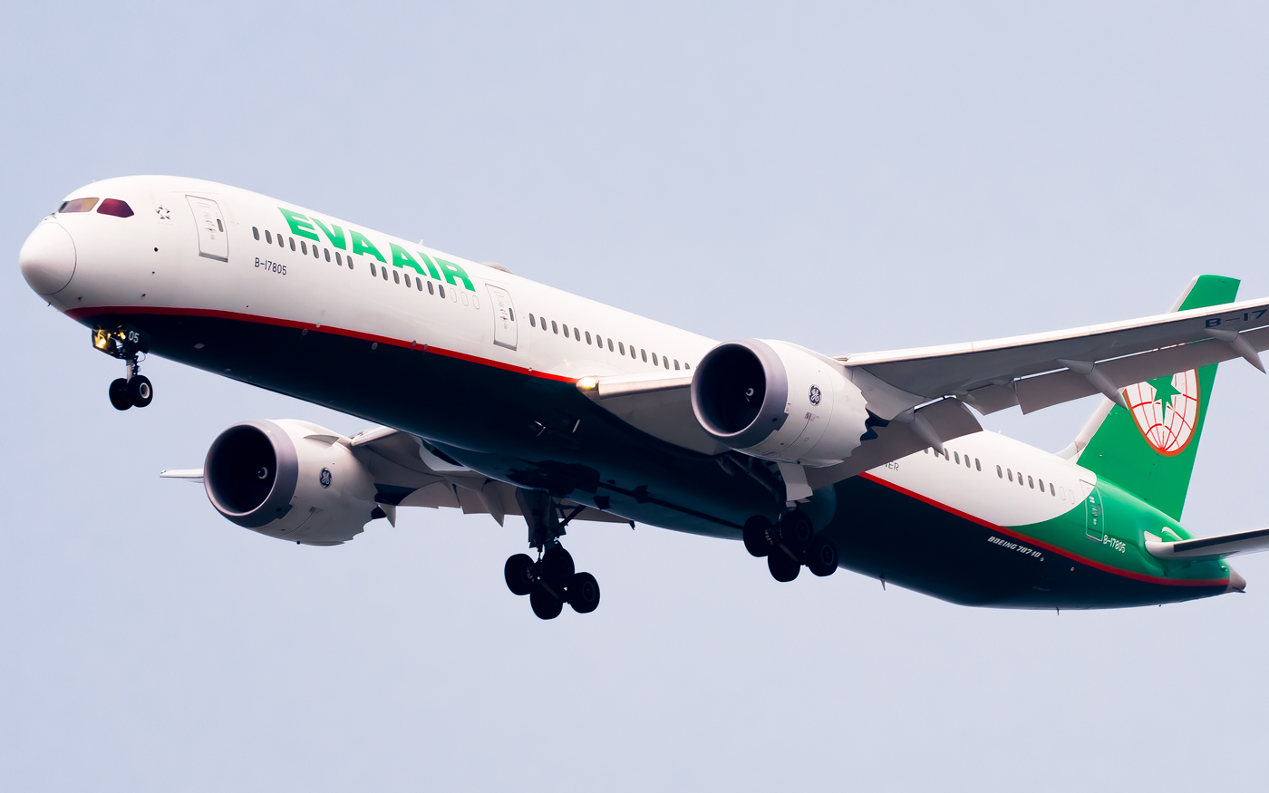 Full size: EVA Air Boeing 787-10 B-17805 at Seoul-Incheon International Airport