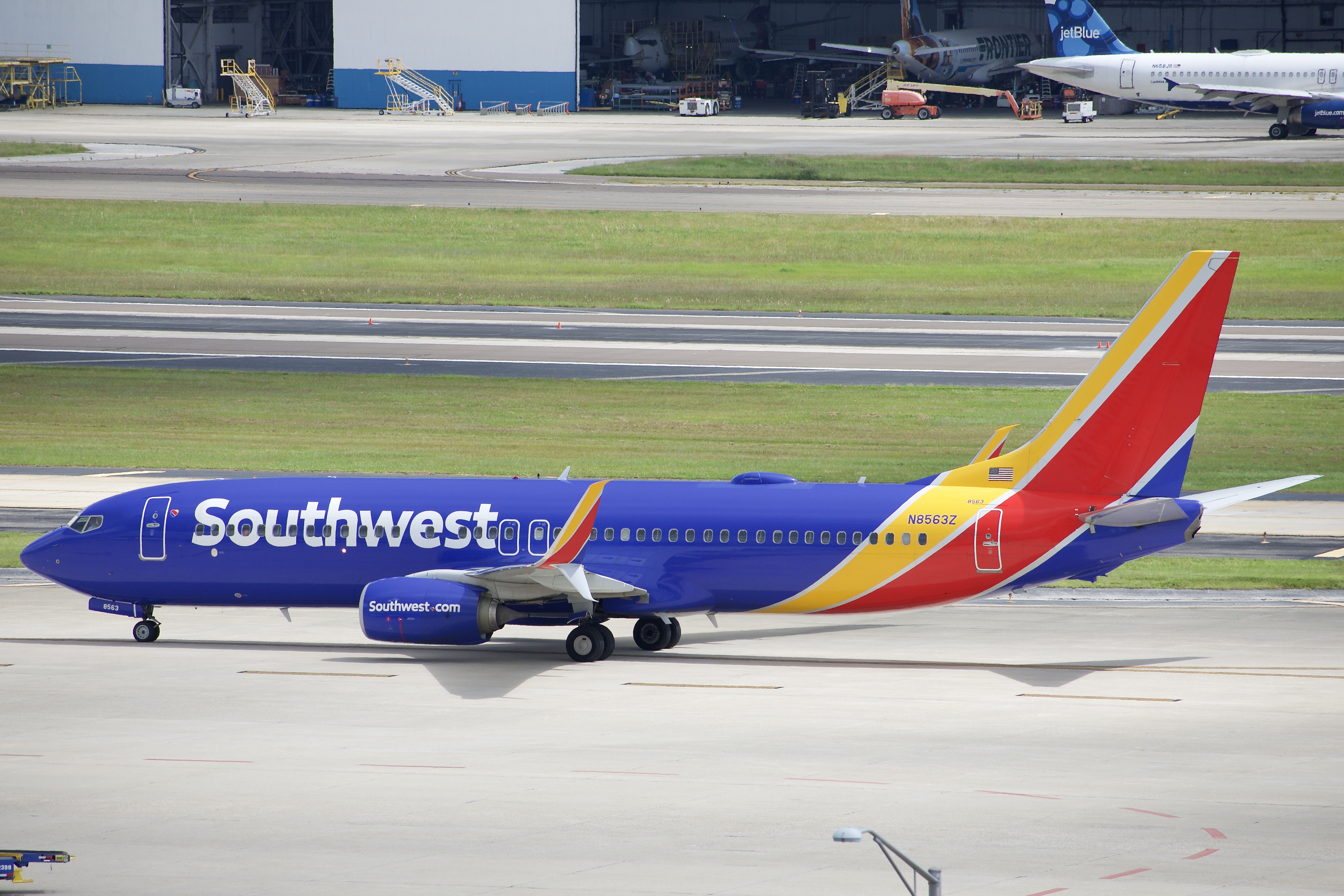 Full size: Southwest Airlines Boeing 737-800 N8563Z at Tampa International Airport